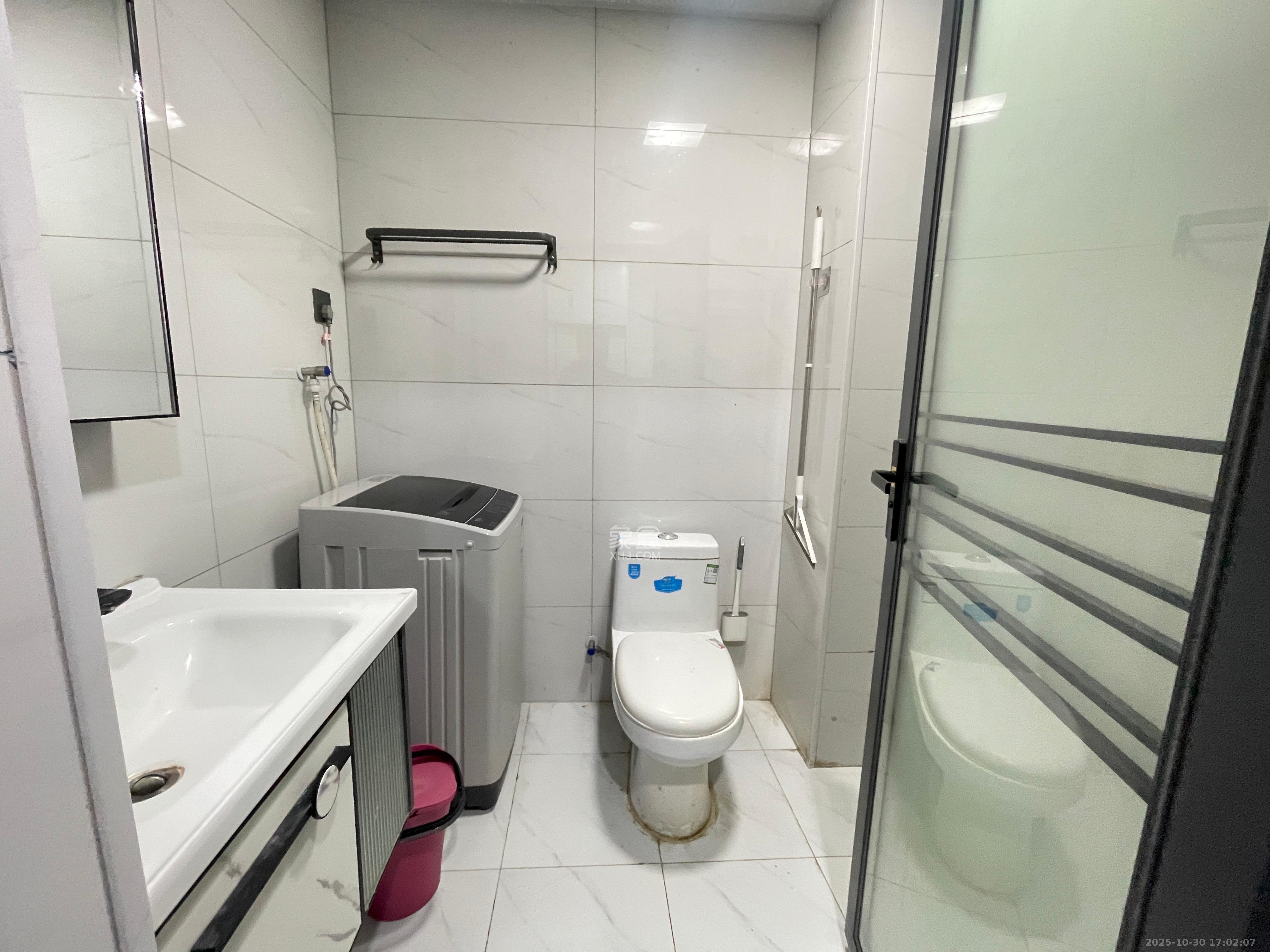 卓越伊景寓 1室1厅1卫 1500.0元/月 卓越伊景寓 1室1厅1卫 1500.0元/月室内图