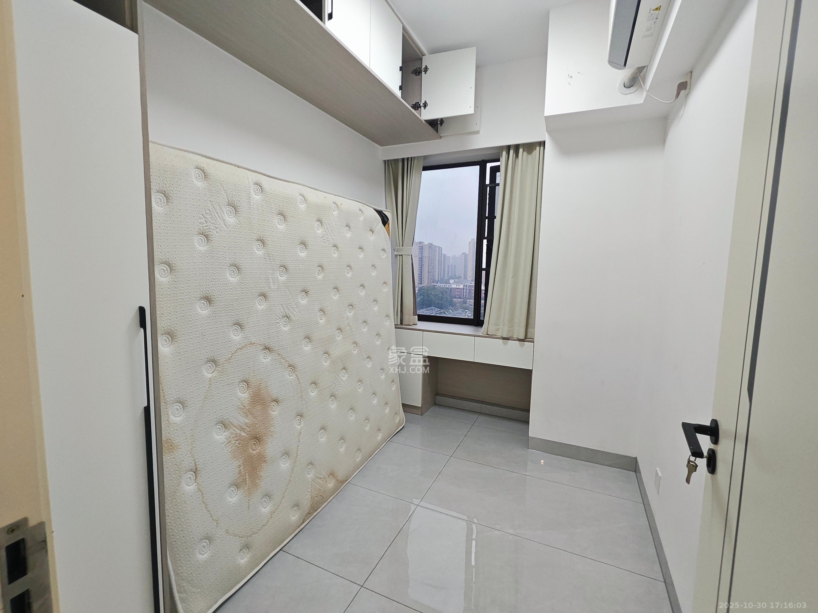 鄱阳汇金中心  1室0厅0卫    1800.0元/月室内图