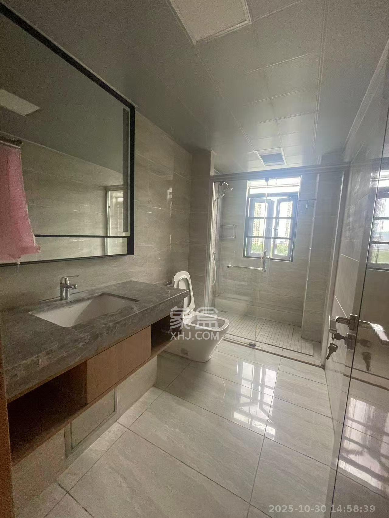 恒伟西雅韵  3室2厅2卫    5000.0元/月 恒伟西雅韵  3室2厅2卫    5000.0元/月室内图