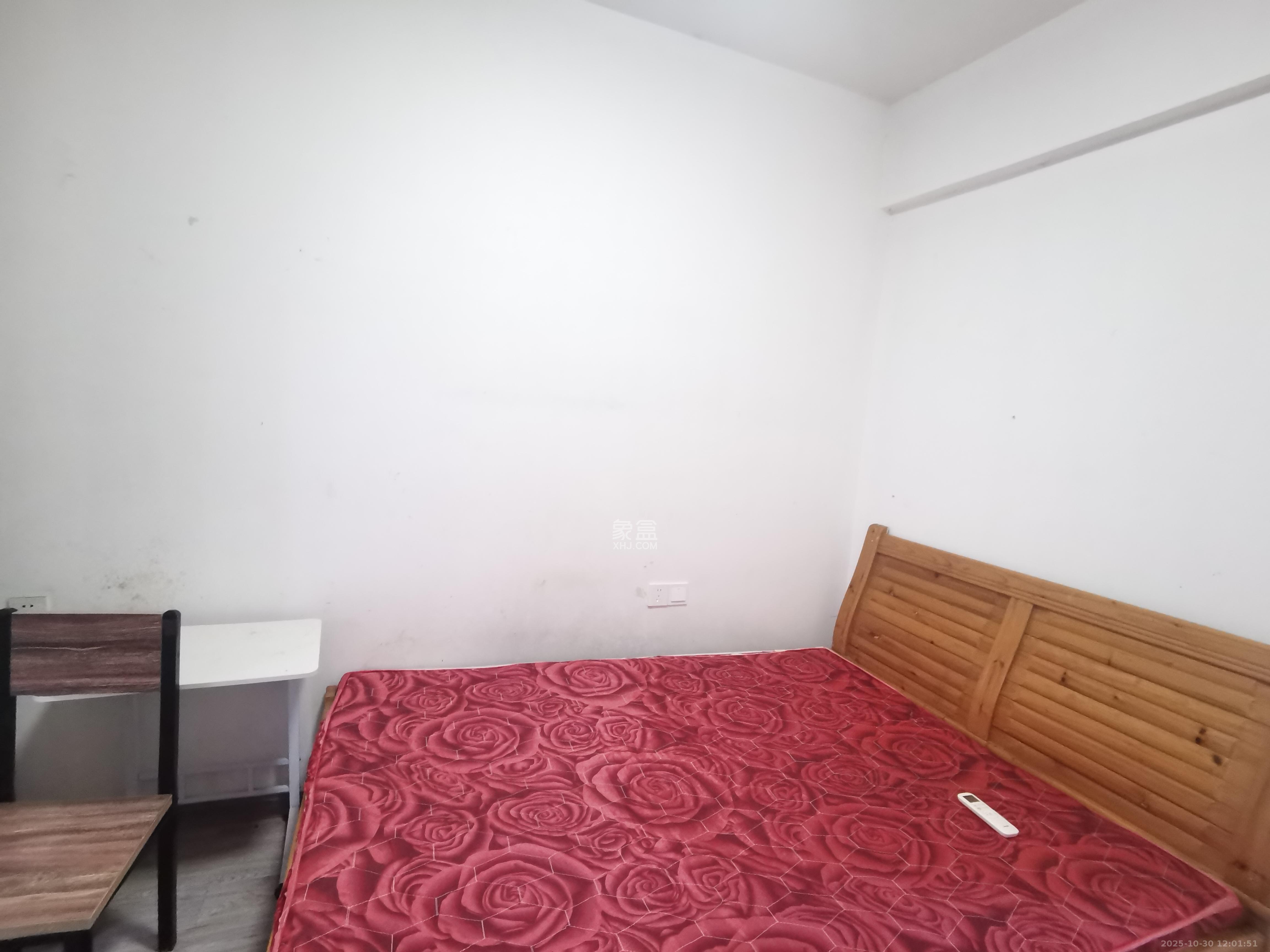 东门尚苑  4室2厅2卫    2200.0元/月室内图