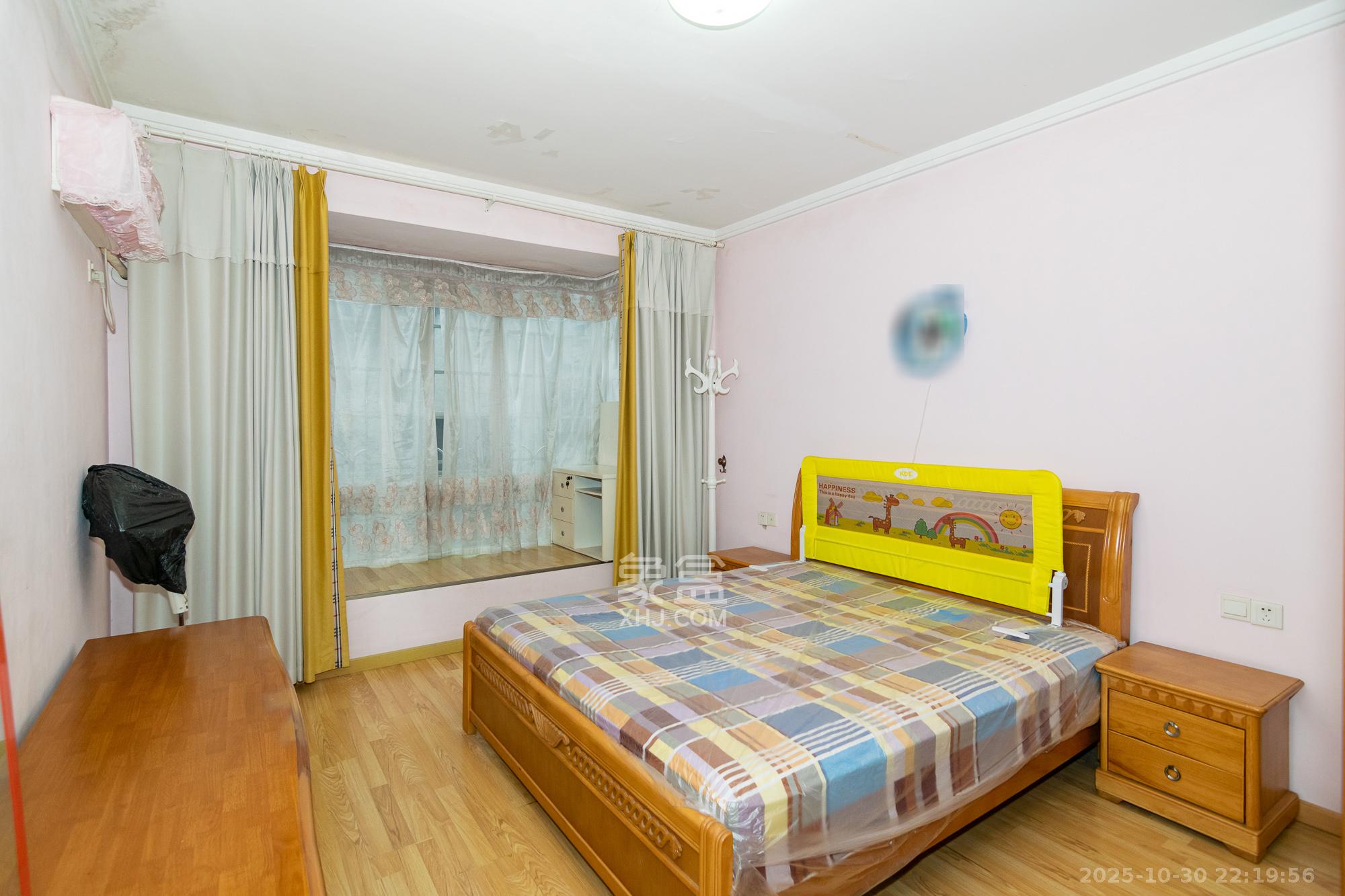 望福佳园  3室2厅2卫    42.0万 望福佳园  3室2厅2卫    42.0万卧室