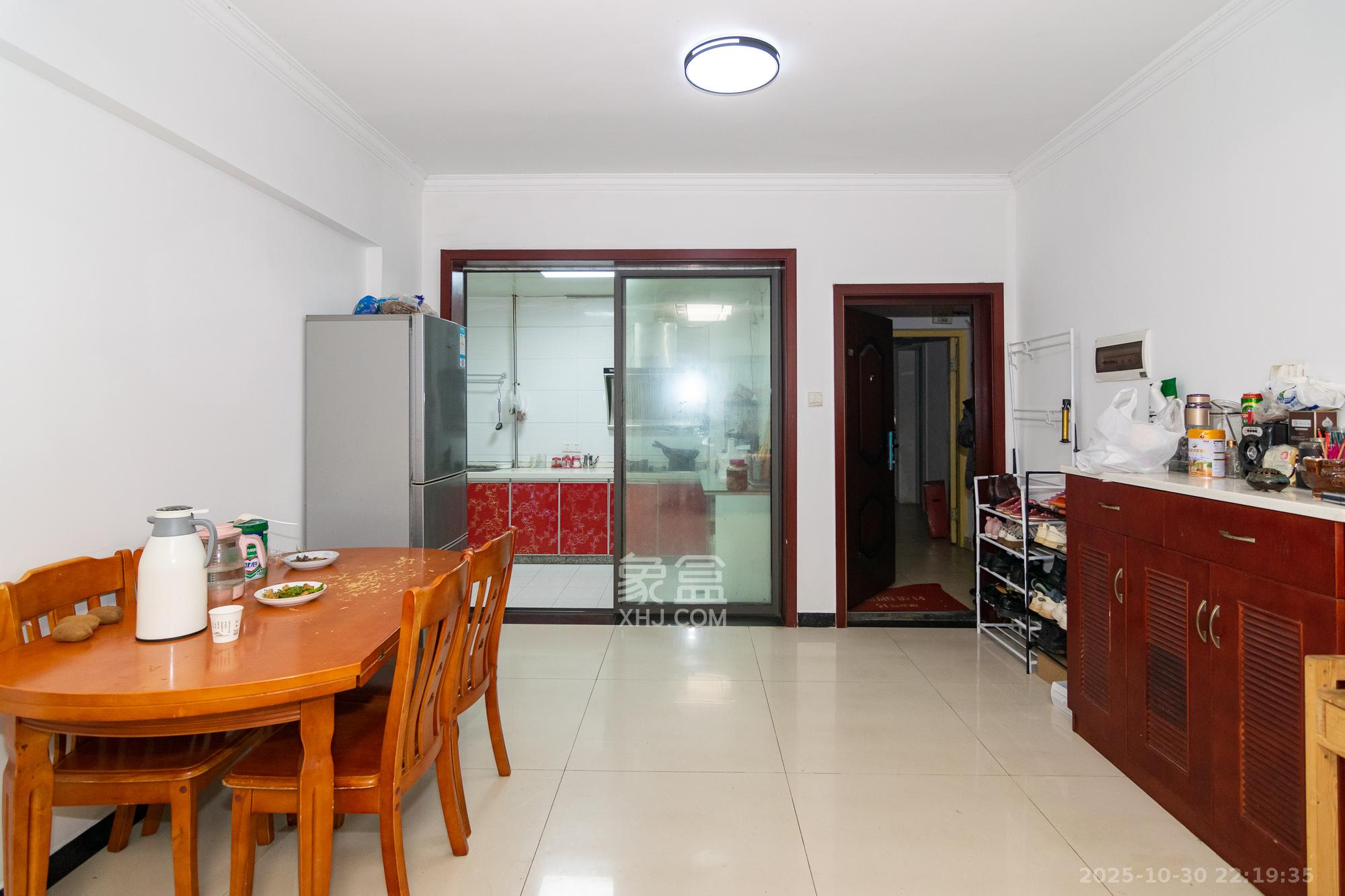 兴邦花城  2室2厅1卫    40.0万 兴邦花城  2室2厅1卫    40.0万客厅