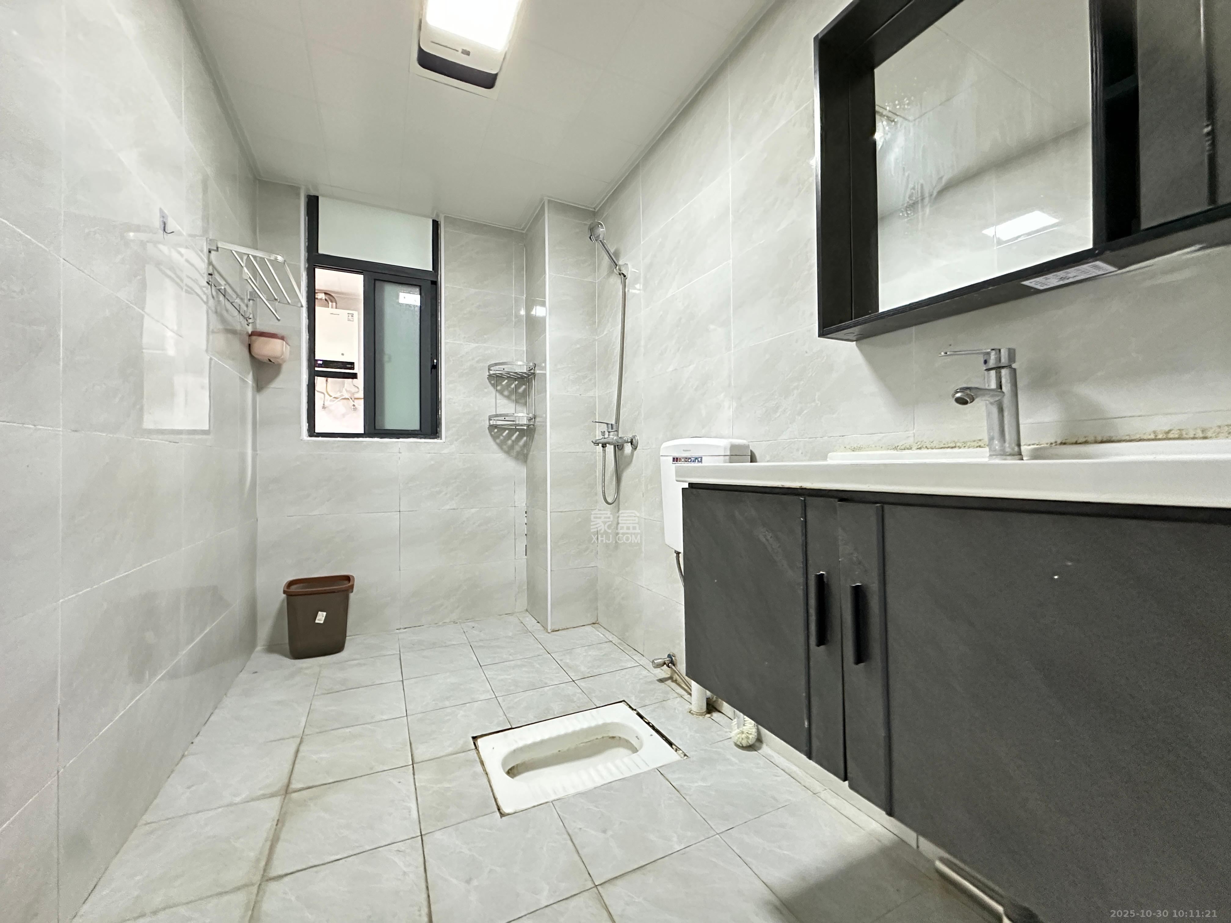 振业城三期 4室2厅2卫 3100.0元/月 振业城三期 4室2厅2卫 3100.0元/月室内图