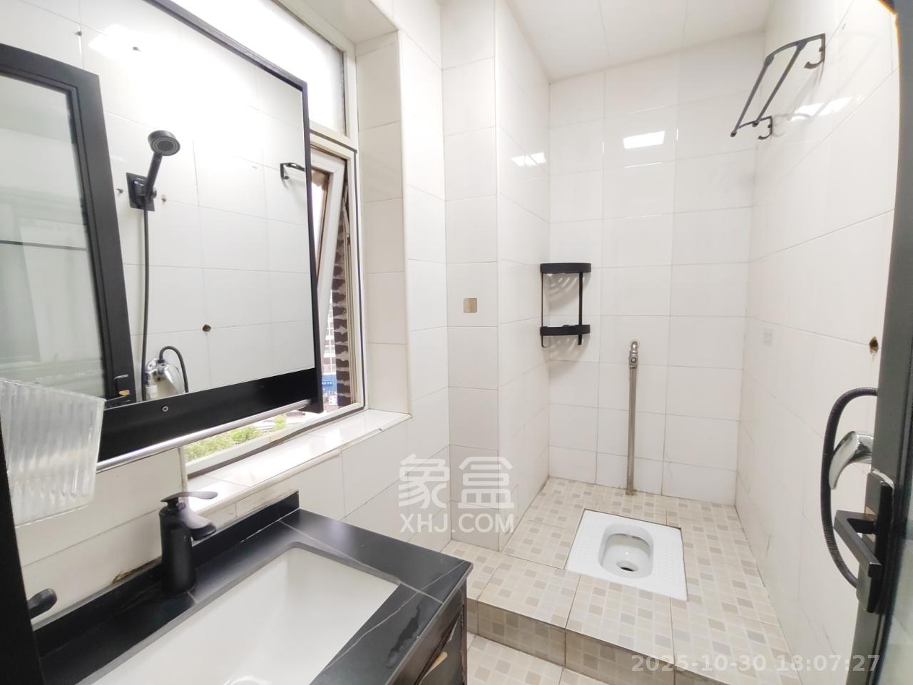 汇富中心  1室1厅1卫    2200.0元/月室内图