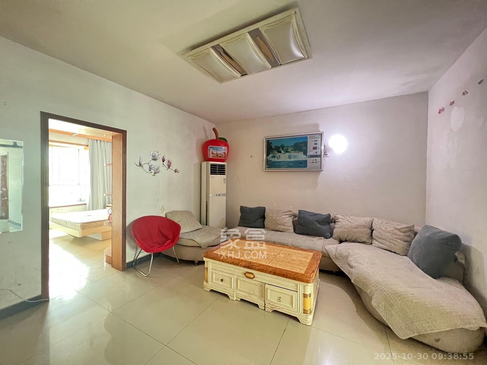 中南汽车世界 2室2厅1卫 1300.0元/月 中南汽车世界 2室2厅1卫 1300.0元/月室内图