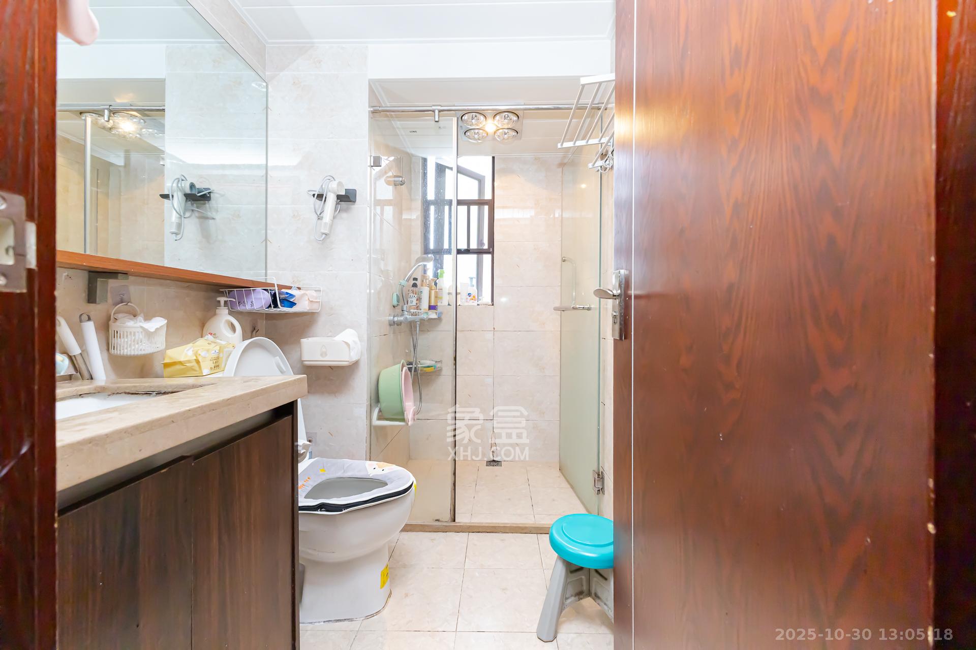 时代倾城二期  2室2厅1卫    67.0万卫生间