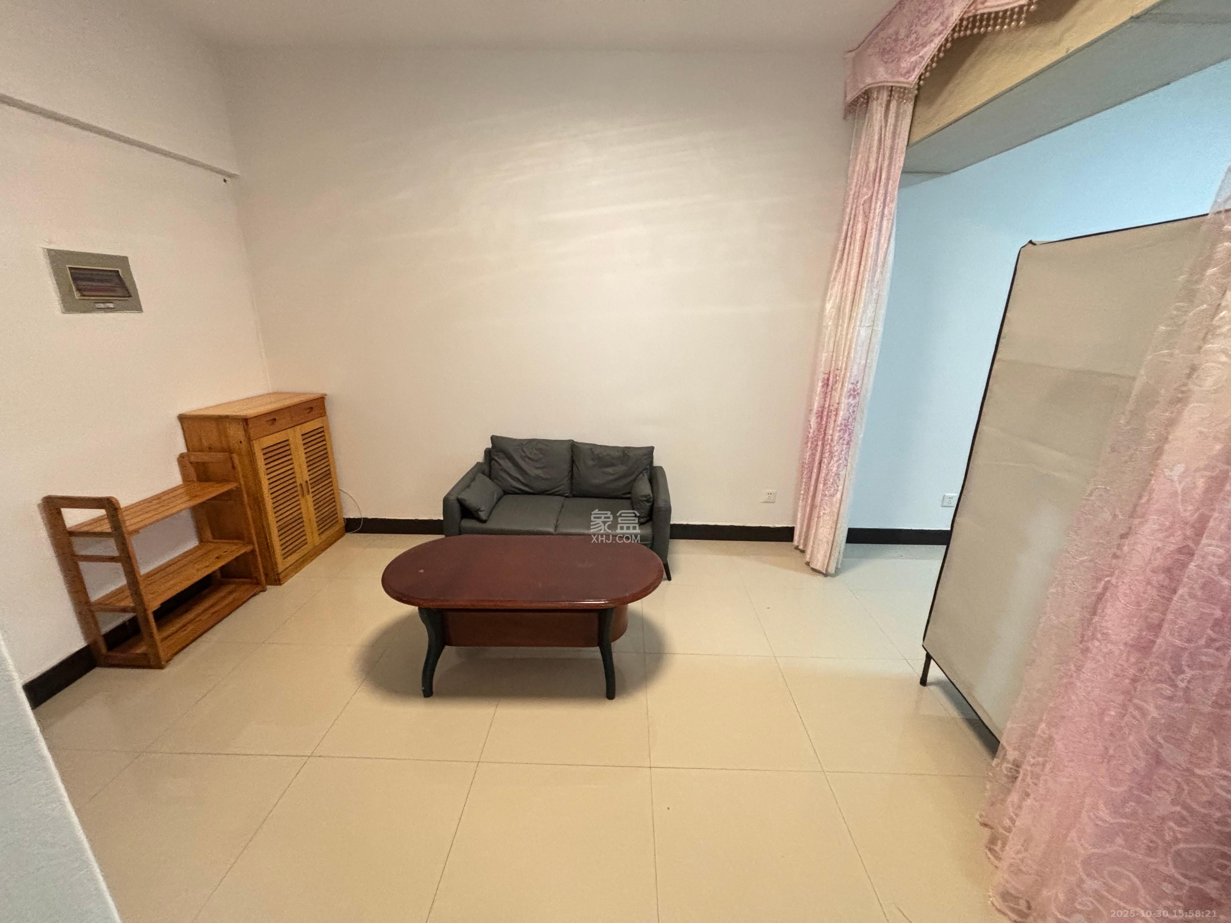 中远公馆 1室1厅1卫 1500.0元/月 中远公馆 1室1厅1卫 1500.0元/月室内图