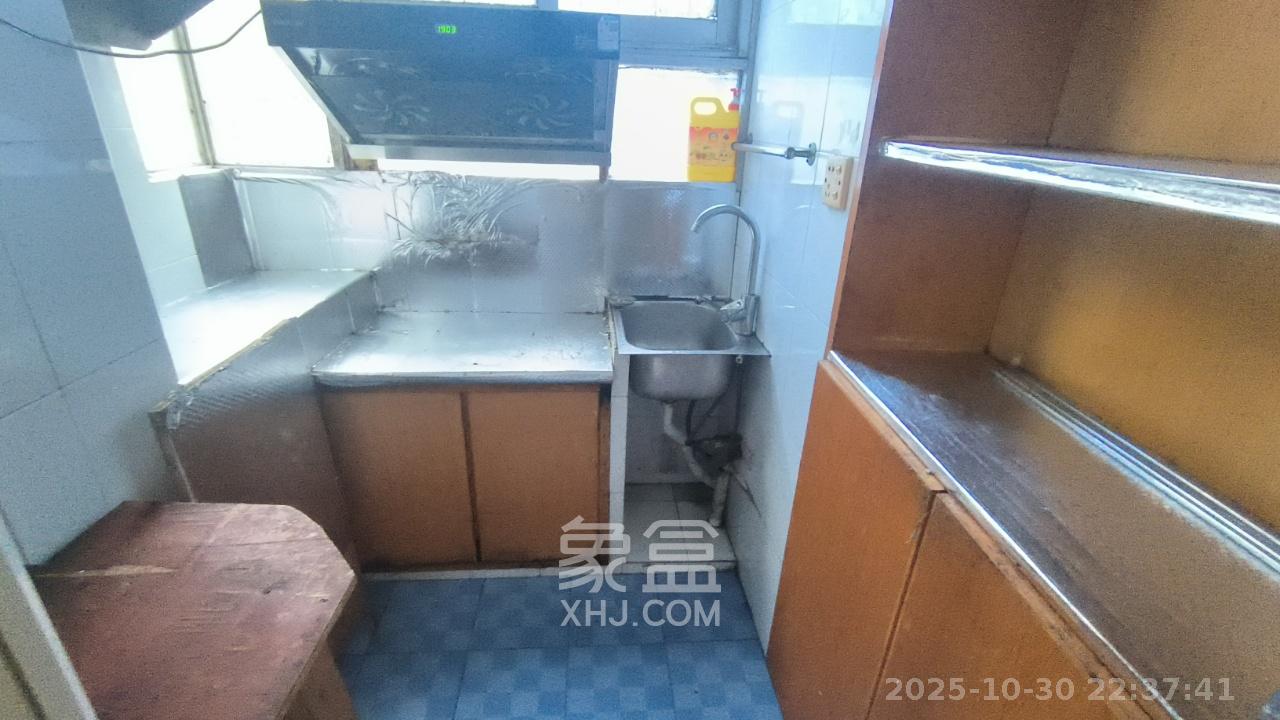 通泰街散盘 1室2厅1卫 1300.0元/月 通泰街散盘 1室2厅1卫 1300.0元/月室内图