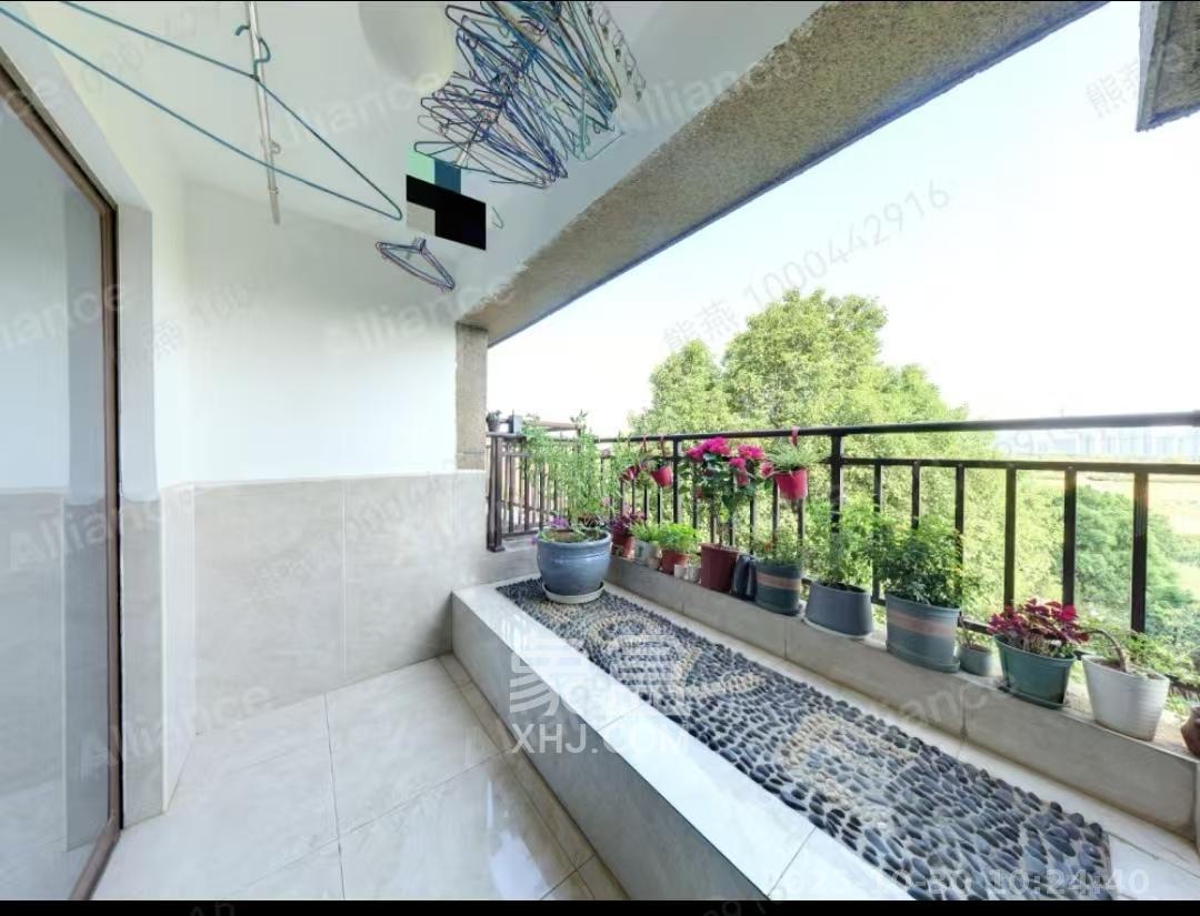 华润橡树湾  3室2厅1卫    2200.0元/月室内图