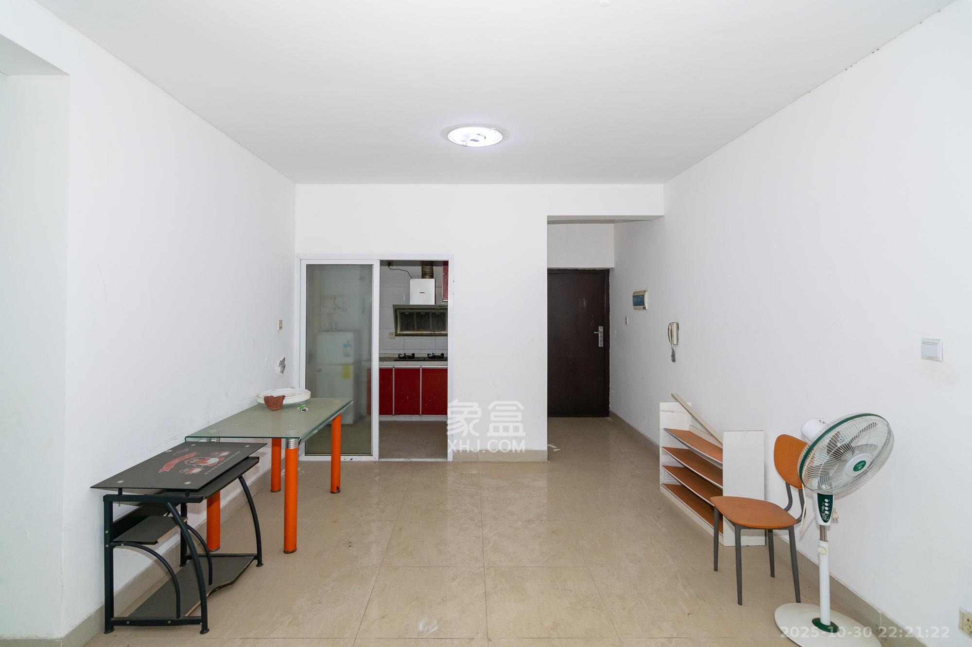 晟通城  3室1厅1卫    38.0万客厅