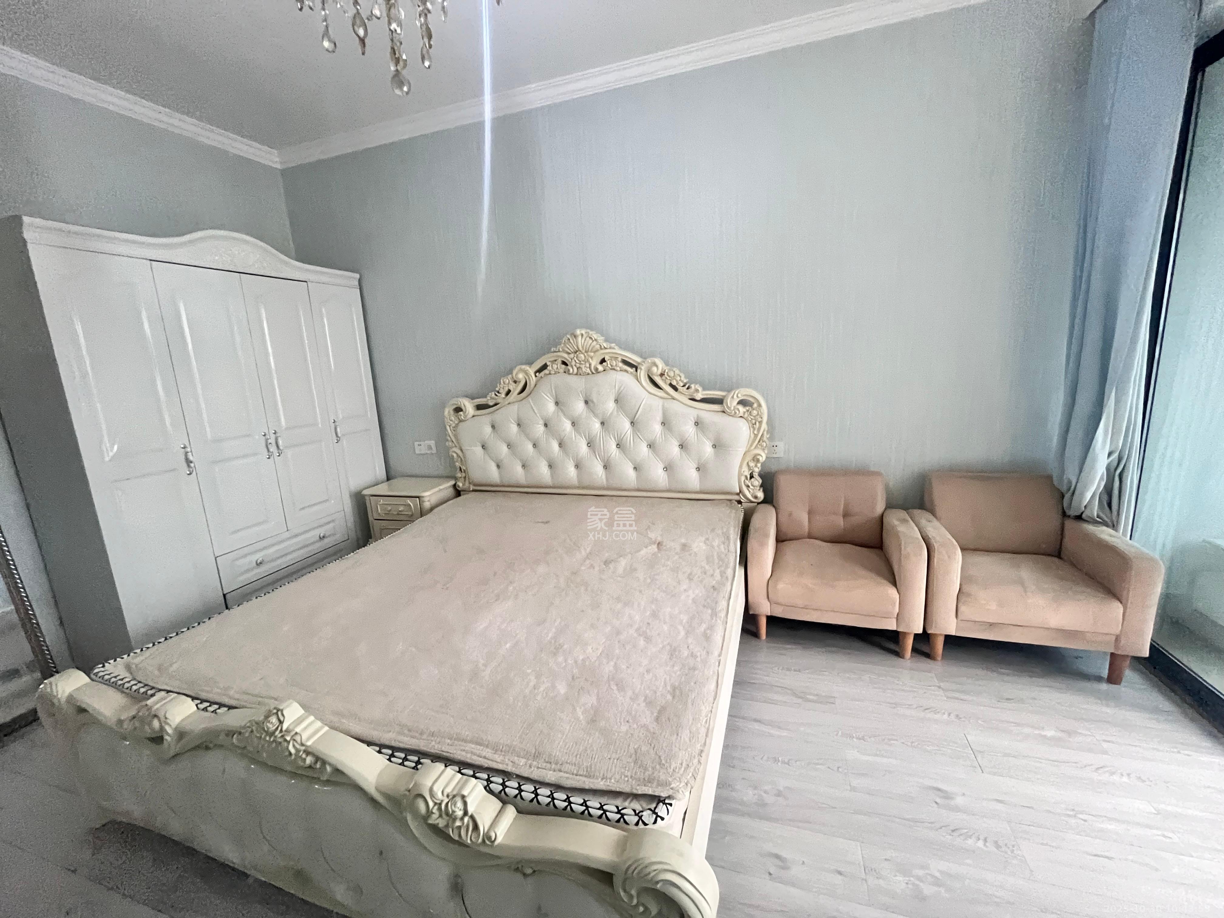 中交里城  1室1厅1卫    1600.0元/月