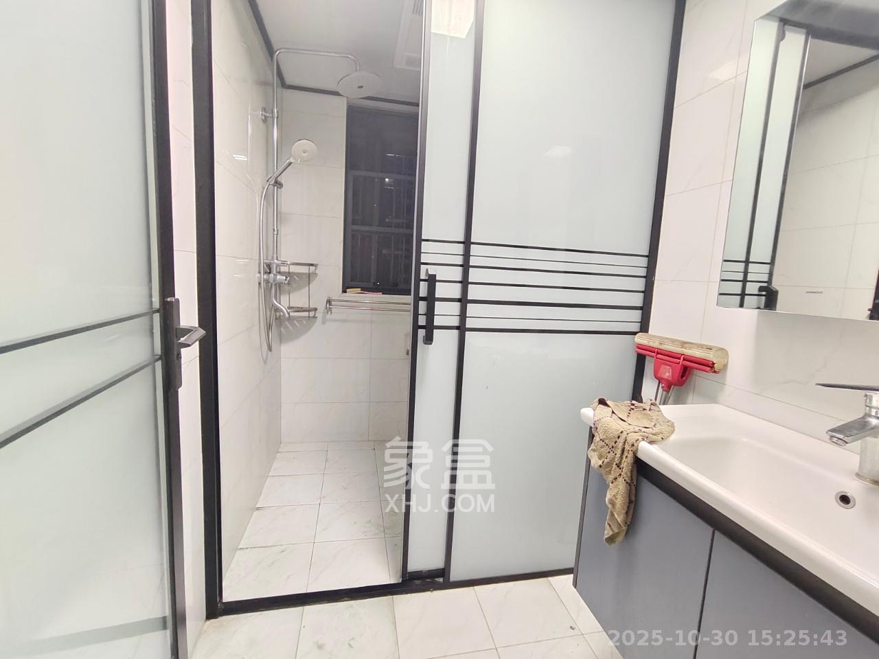 真人桥家园一期  4室2厅2卫    3000.0元/月 真人桥家园一期  4室2厅2卫    3000.0元/月室内图