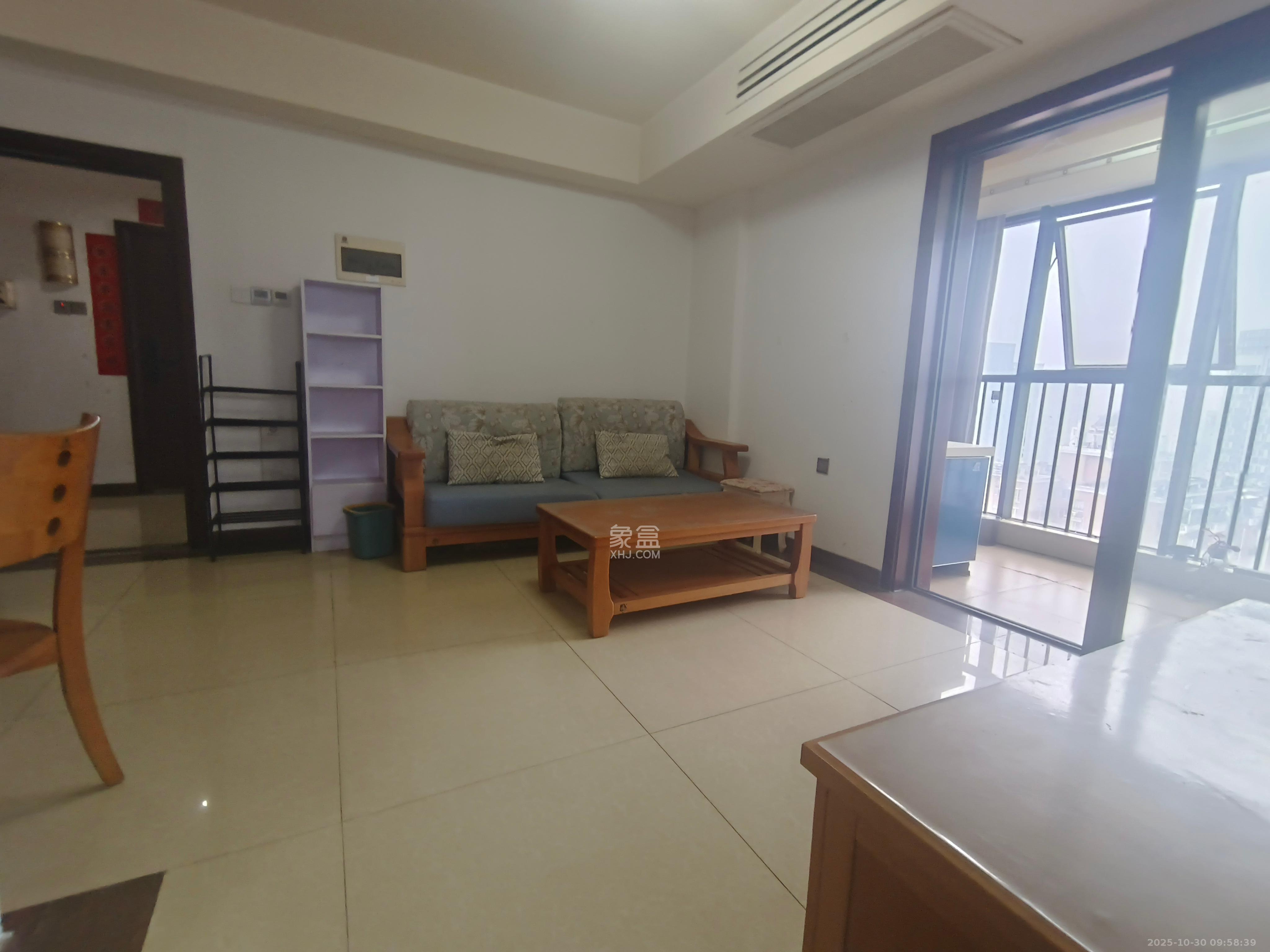 东塘瑞府  2室1厅1卫    2600.0元/月