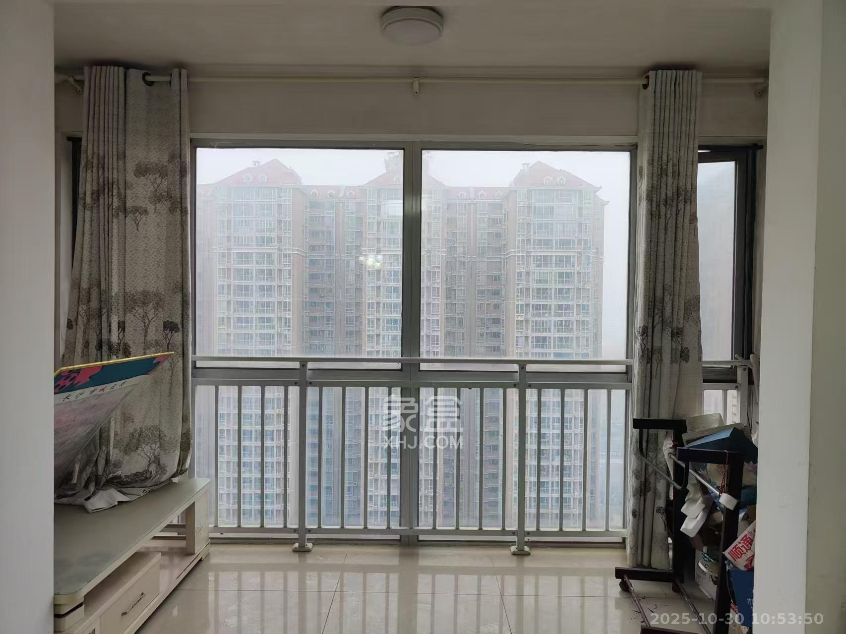 恒广国际景园一二区  3室2厅1卫    2000.0元/月室内图