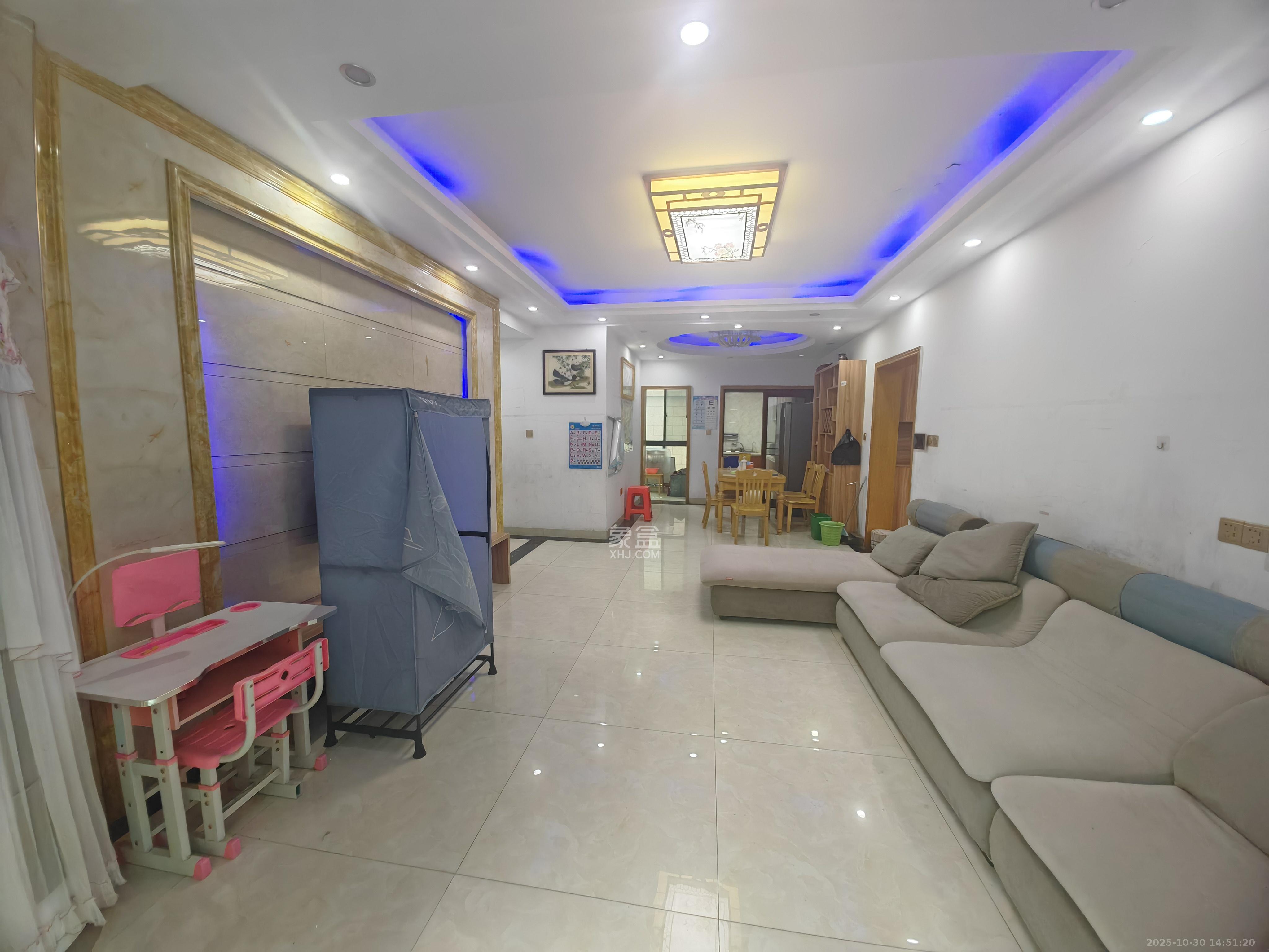 滨江一号（丰泰花园）  3室2厅2卫    2600.0元/月室内图