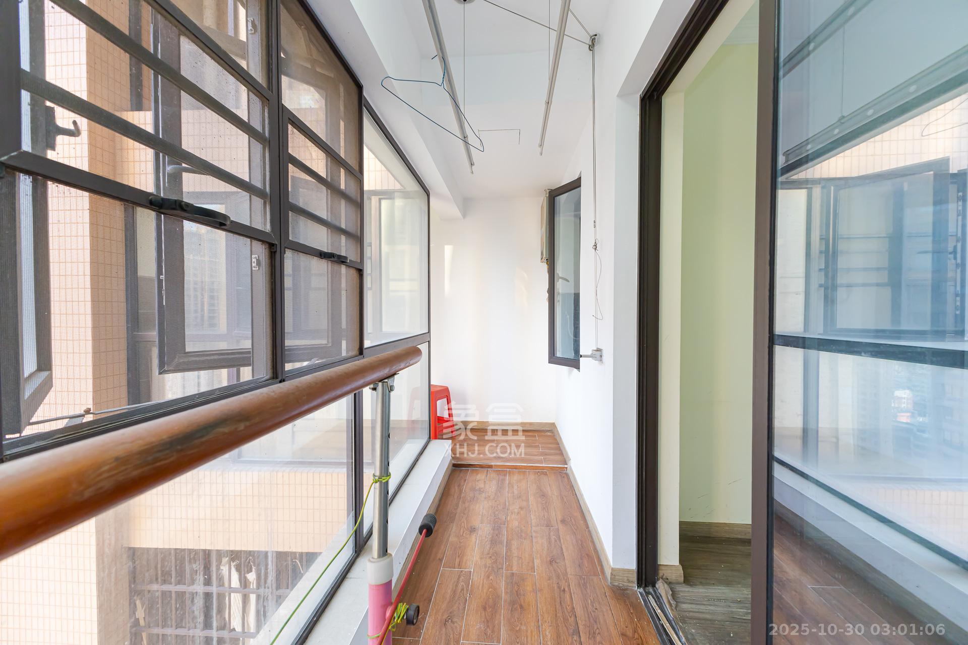 润和又一城  3室2厅2卫    82.0万 润和又一城  3室2厅2卫    82.0万阳台