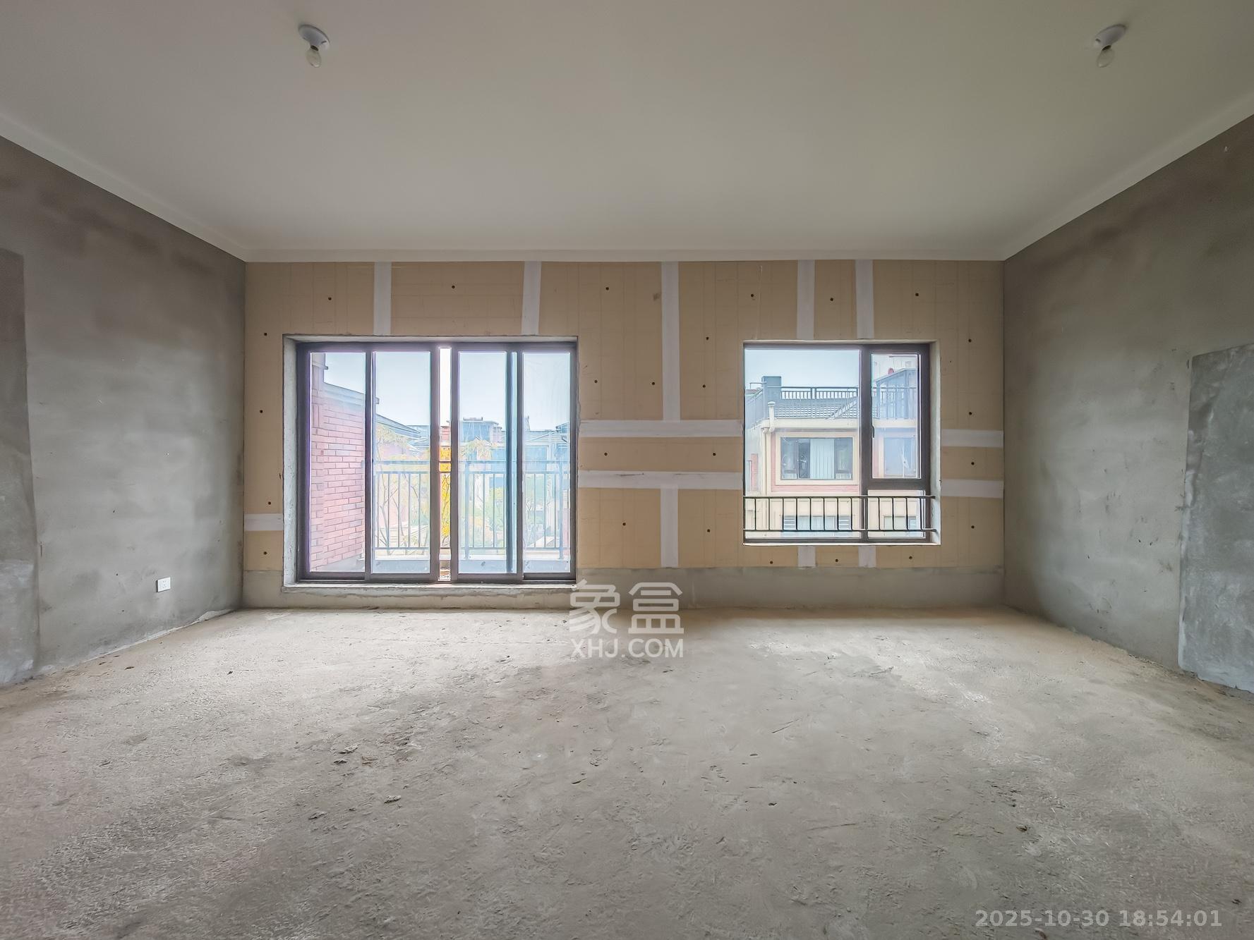 恒基旭辉湖山赋 5室3厅3卫 280.0万 恒基旭辉湖山赋 5室3厅3卫 280.0万卧室