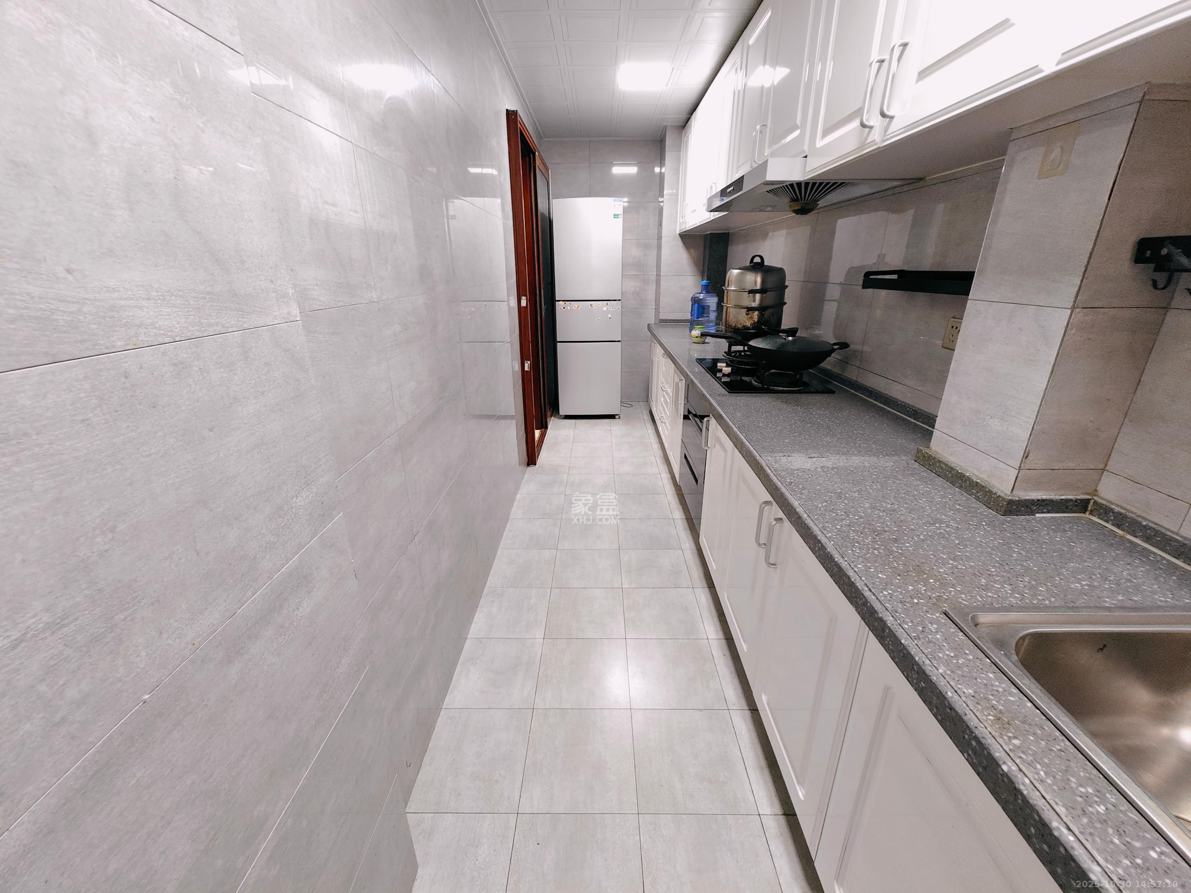 鑫远湘府华城  4室2厅2卫    2900.0元/月 鑫远湘府华城  4室2厅2卫    2900.0元/月室内图