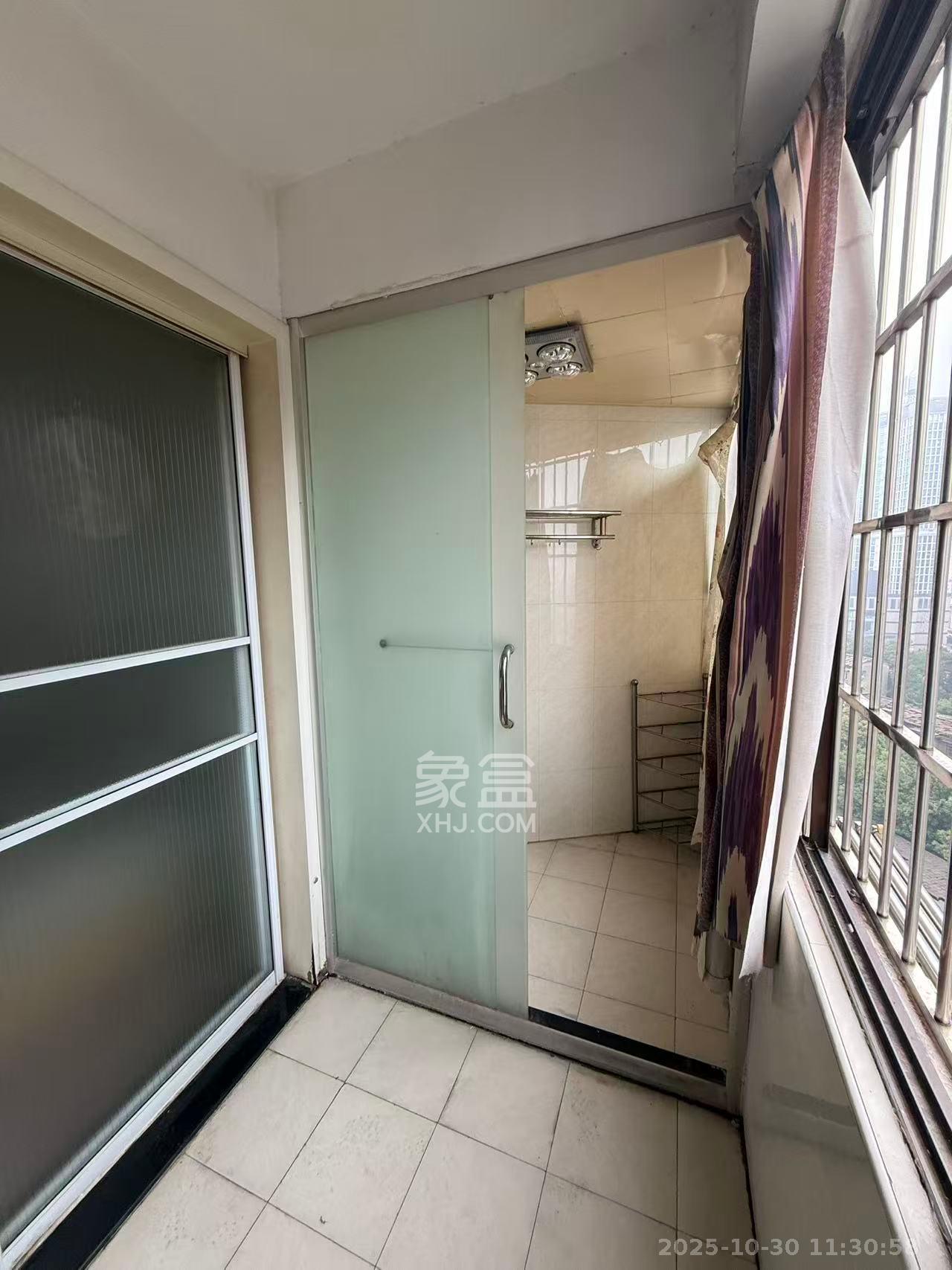 芙蓉蓉苑  3室1厅1卫    2800.0元/月室内图