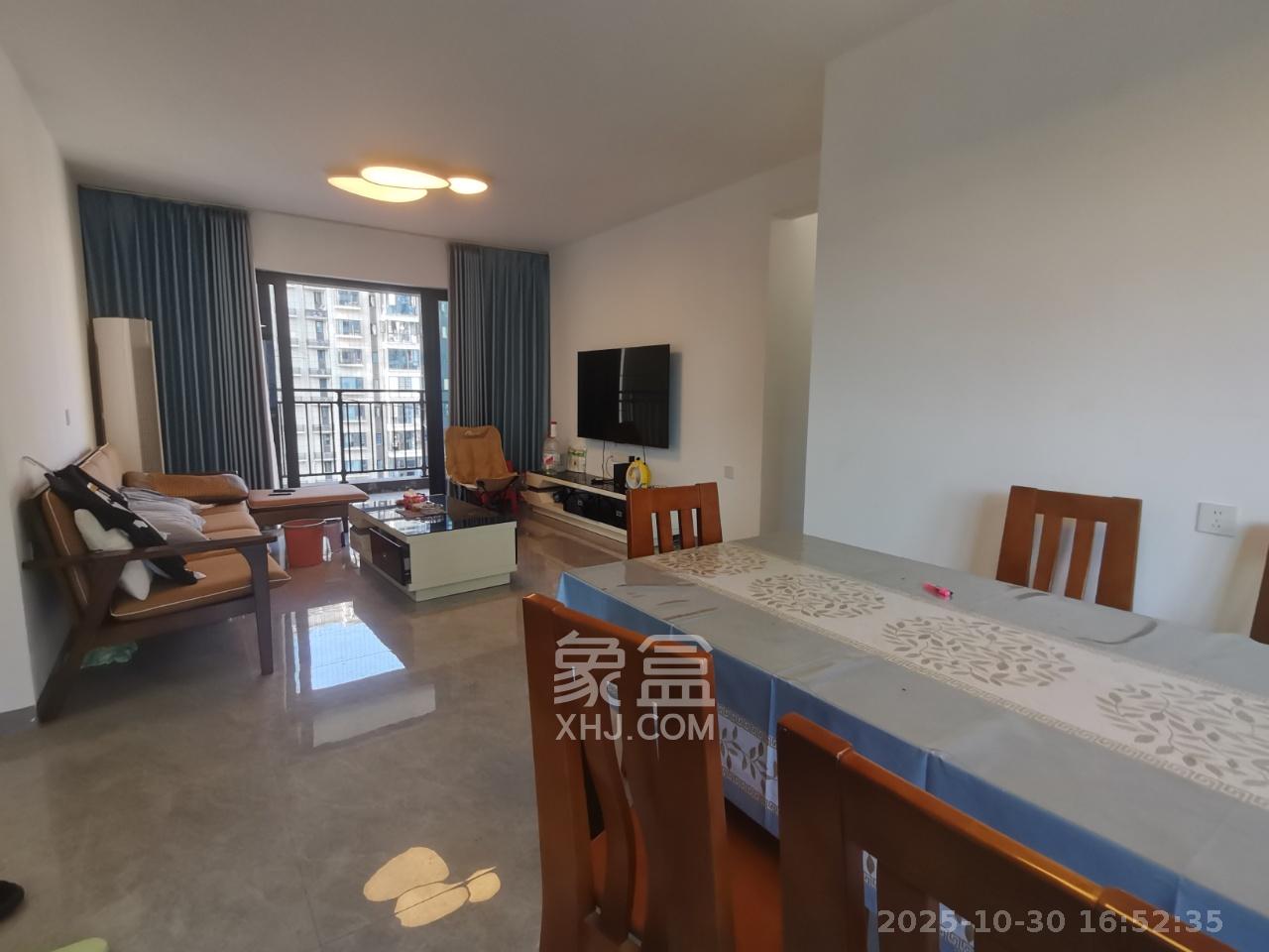 保利大都汇一期、二期  4室2厅2卫    3800.0元/月室内图