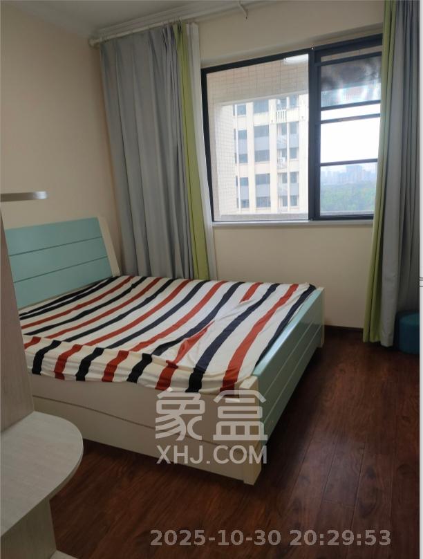 长房半岛蓝湾（观山月）  2室2厅1卫    2300.0元/月室内图