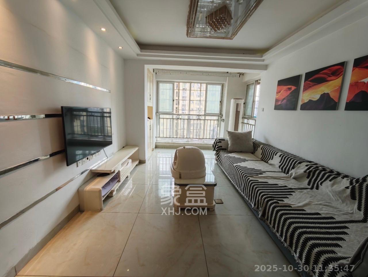 万国城（当代满庭春MOMA）三期  1室2厅2卫    2200.0元/月