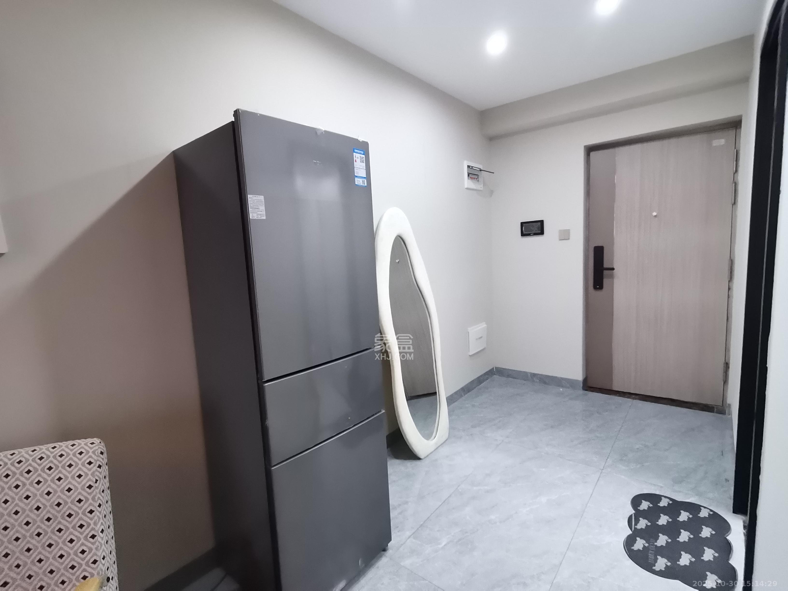 力高凤凰新天 1室1厅1卫 1700.0元/月 力高凤凰新天 1室1厅1卫 1700.0元/月室内图