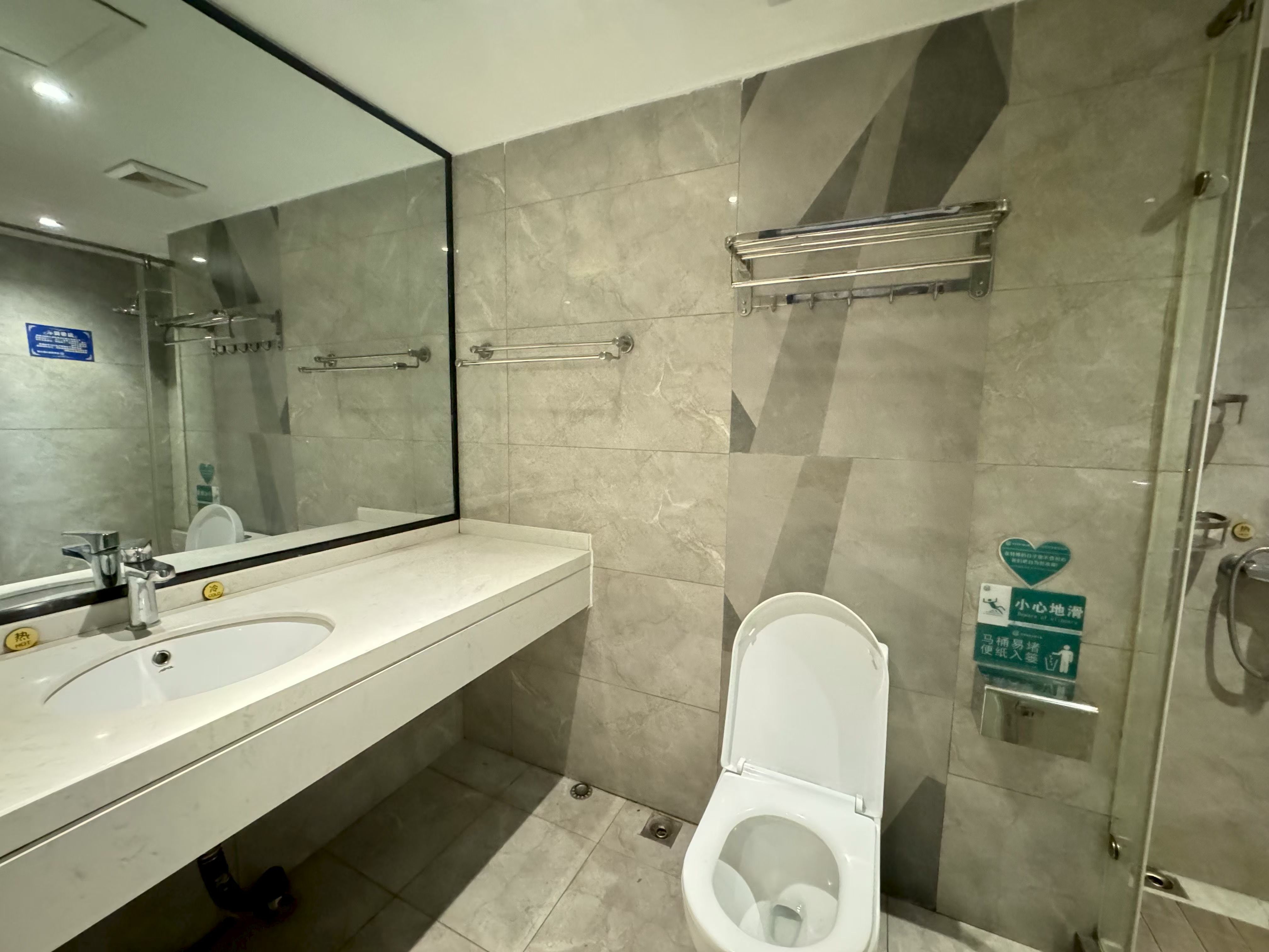 佳源罗马都市  1室1厅1卫    1200.0元/月室内图