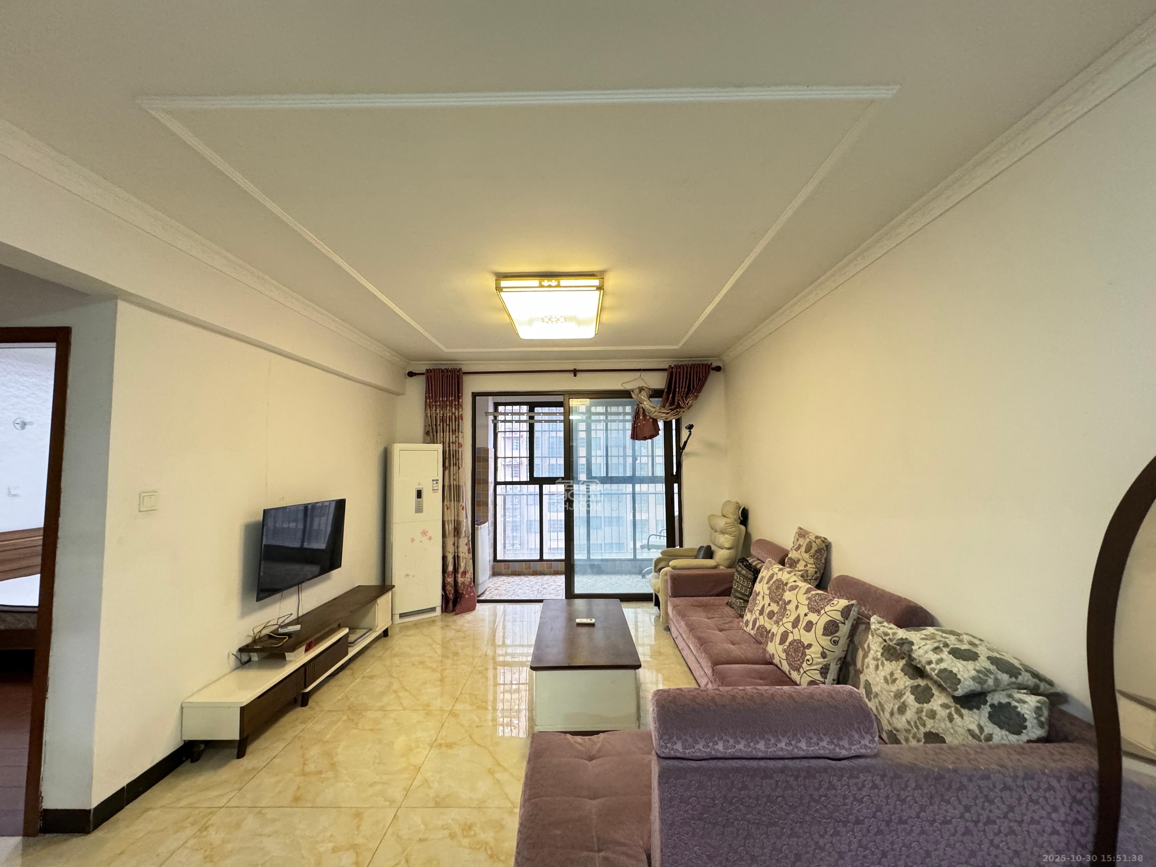 华润凤凰城三期  2室2厅1卫    1800.0元/月 华润凤凰城三期  2室2厅1卫    1800.0元/月