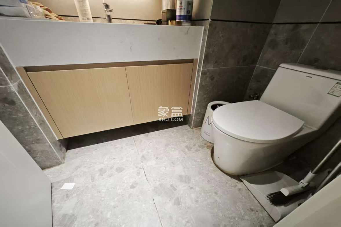 海航豪庭南苑  1室1厅2卫    2600.0元/月 海航豪庭南苑  1室1厅2卫    2600.0元/月室内图