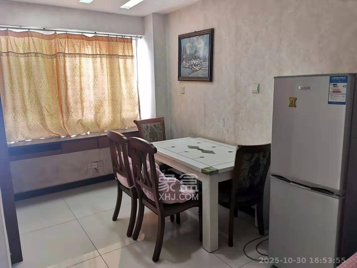 汇都公寓  1室1厅1卫    1600.0元/月室内图