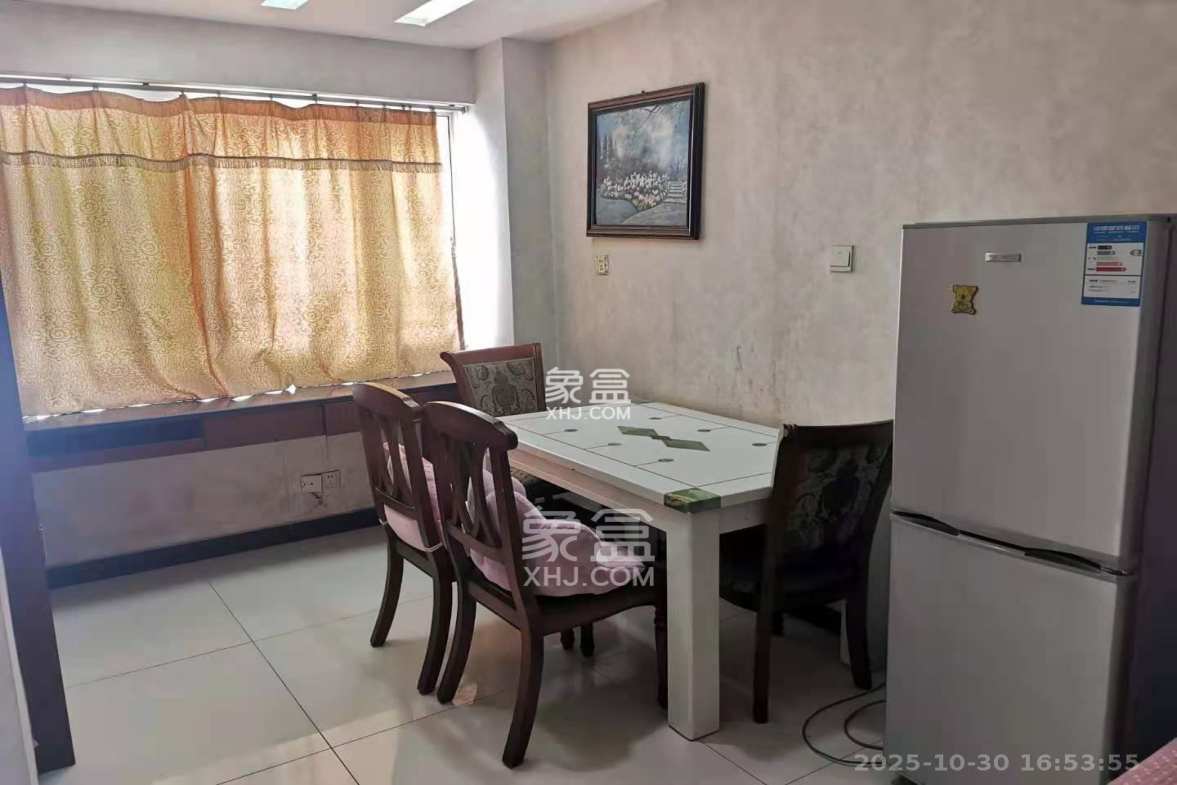 汇都公寓  1室1厅1卫    1600.0元/月 汇都公寓  1室1厅1卫    1600.0元/月室内图