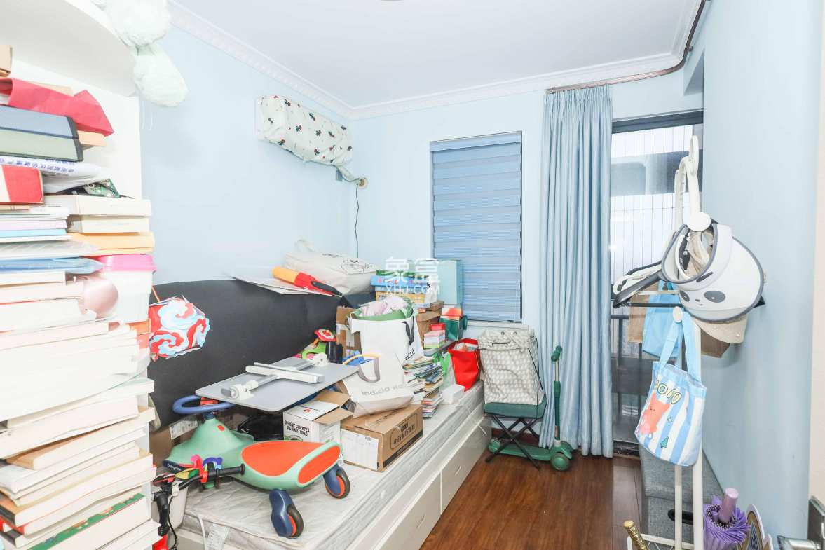 天元涉外景园C区 3室2厅2卫 89.0万 天元涉外景园C区 3室2厅2卫 89.0万卧室