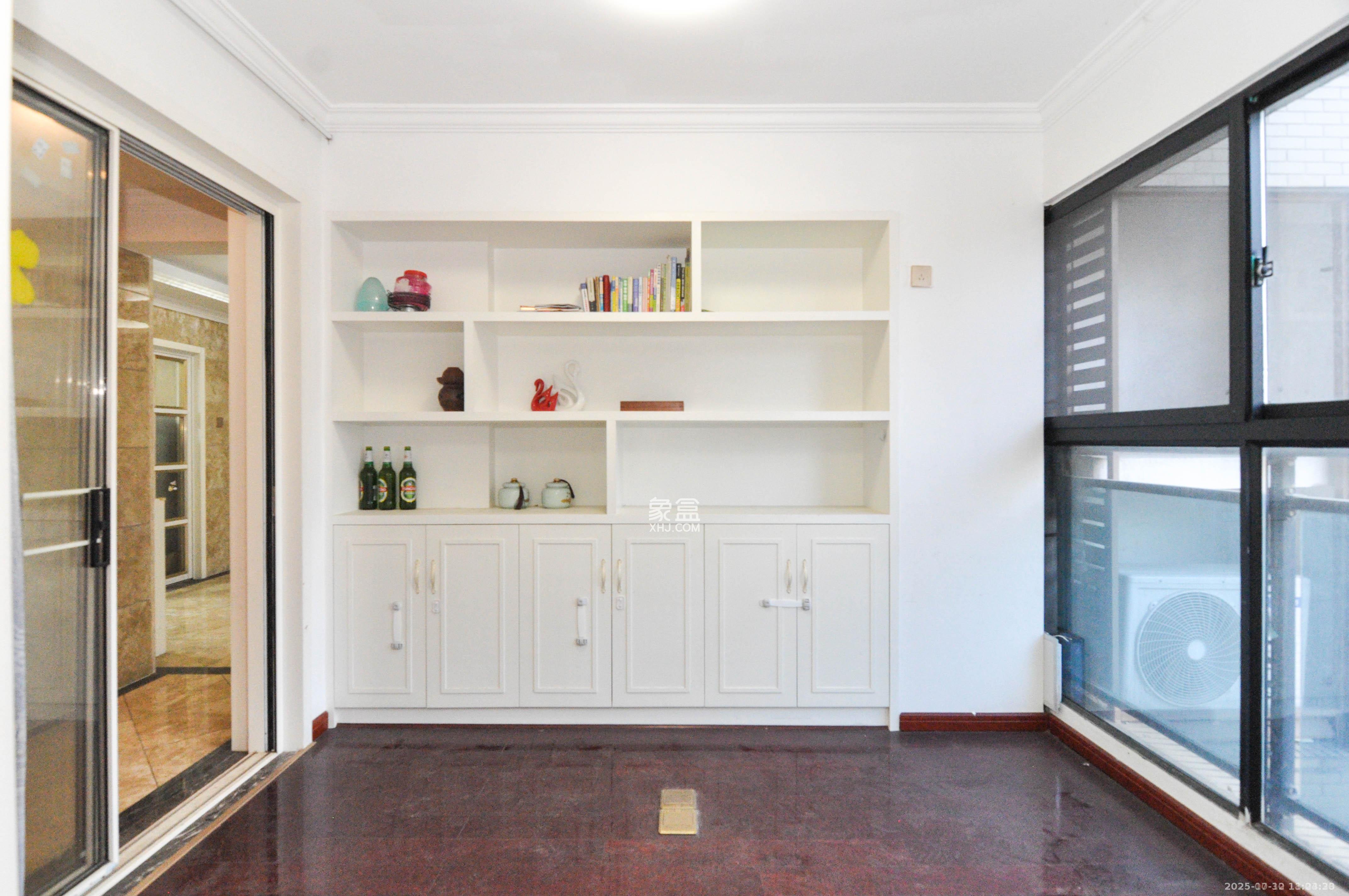 阿普阿布 3室2厅2卫 2700.0元/月 阿普阿布 3室2厅2卫 2700.0元/月室内图