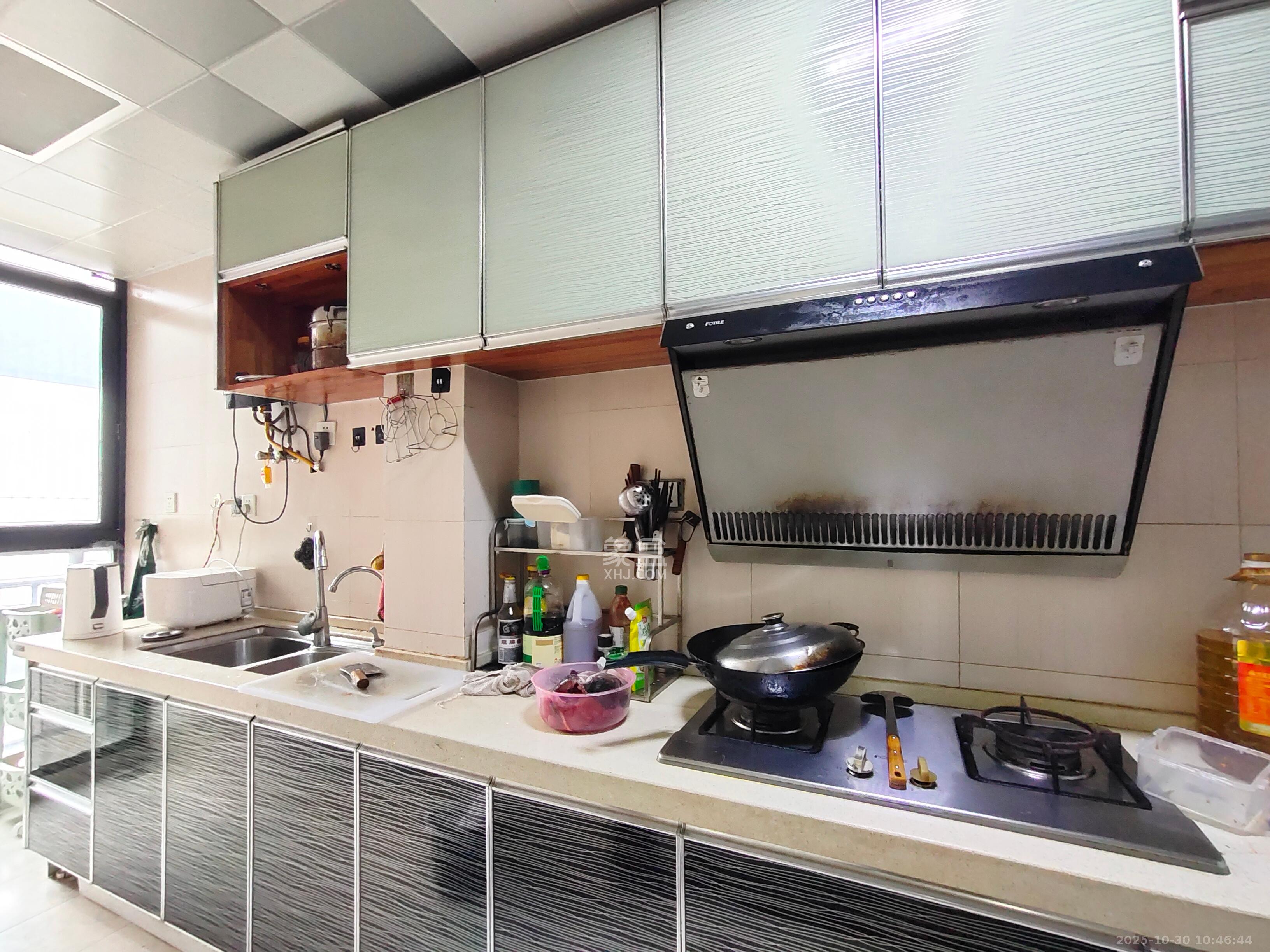 融科东南海  2室1厅1卫    2200.0元/月 融科东南海  2室1厅1卫    2200.0元/月室内图