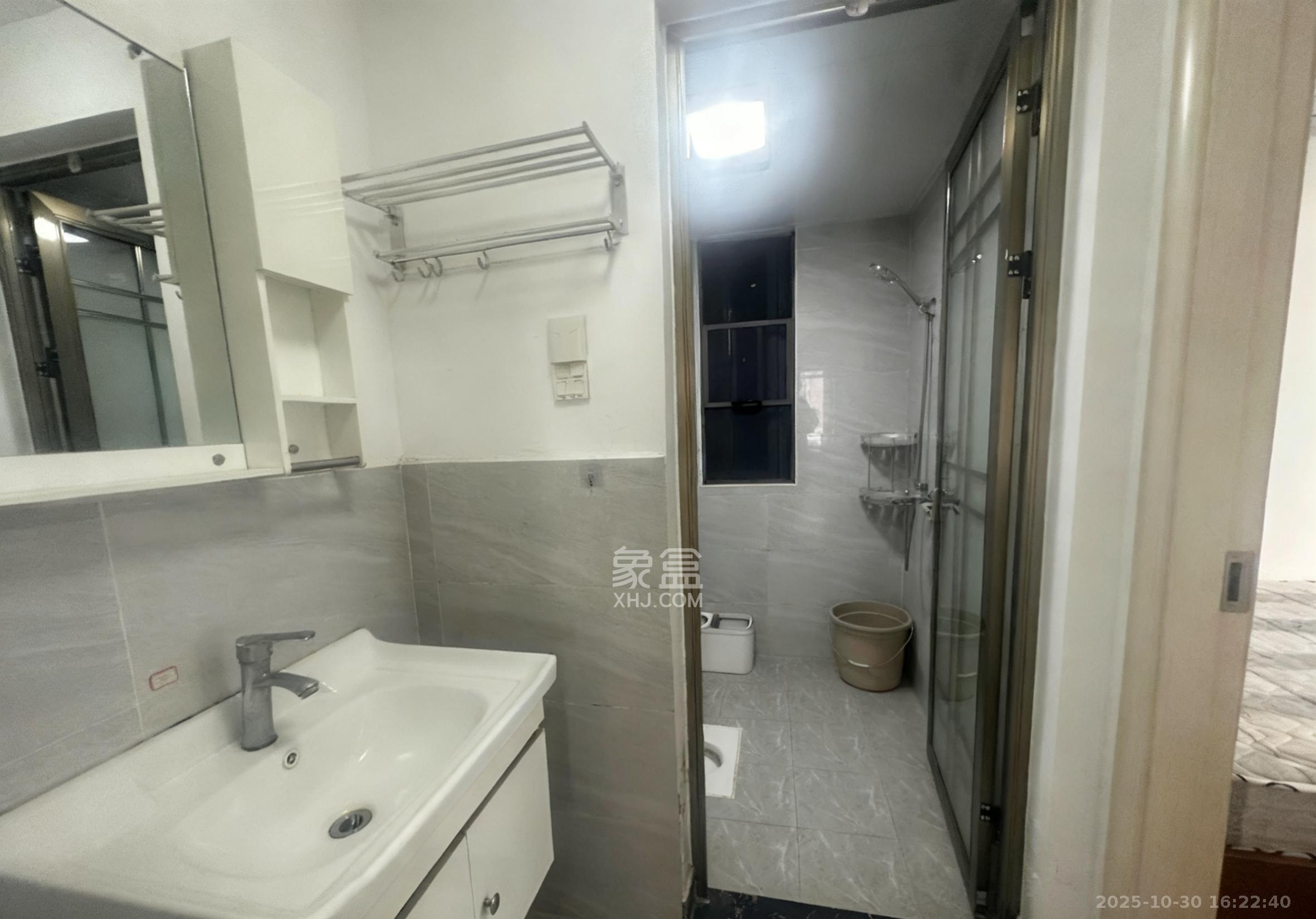 保利天禧D区  3室2厅2卫    3500.0元/月 保利天禧D区  3室2厅2卫    3500.0元/月室内图