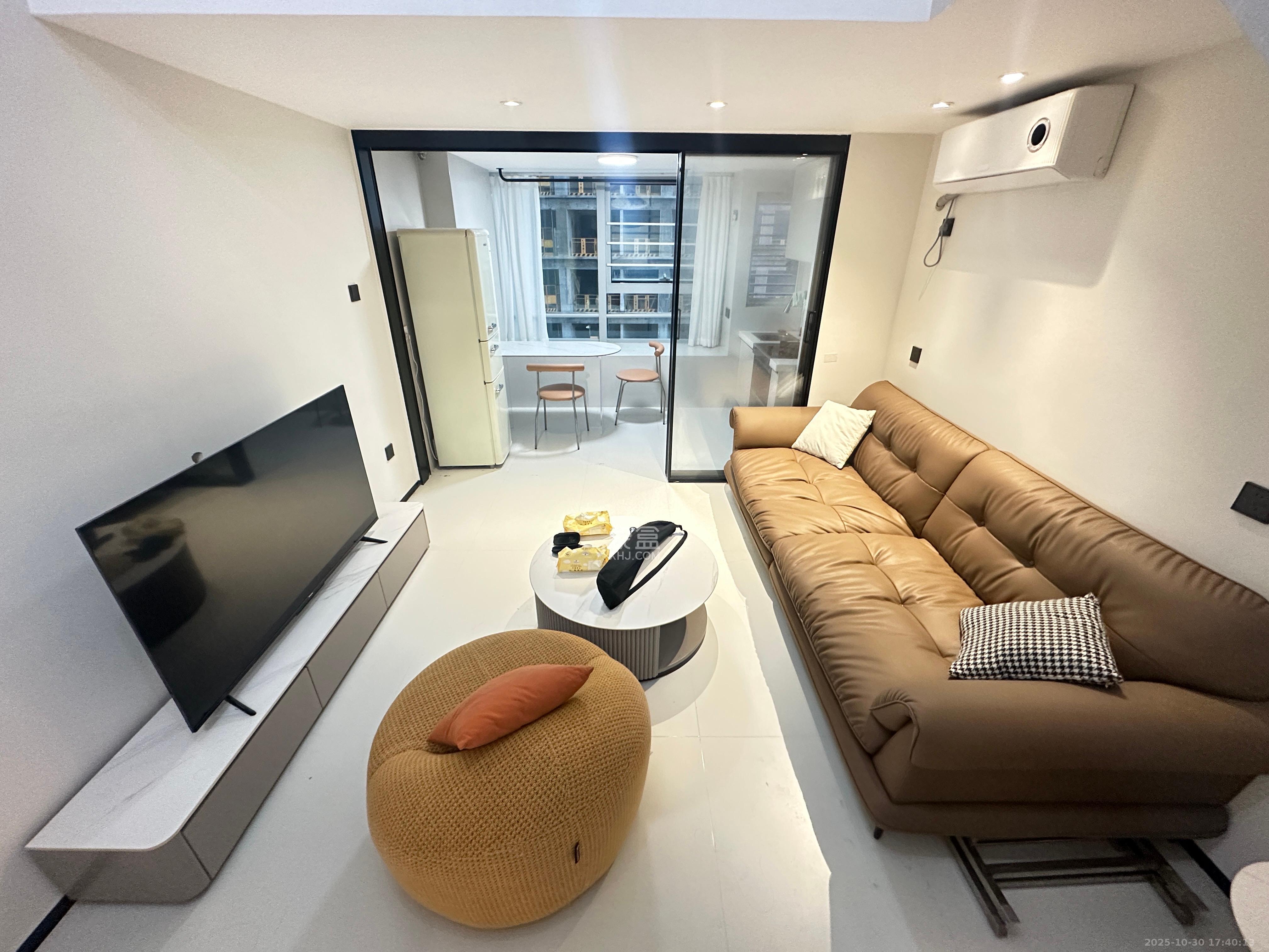 复地滨江金融中心 2室2厅1卫 2600.0元/月 复地滨江金融中心 2室2厅1卫 2600.0元/月室内图