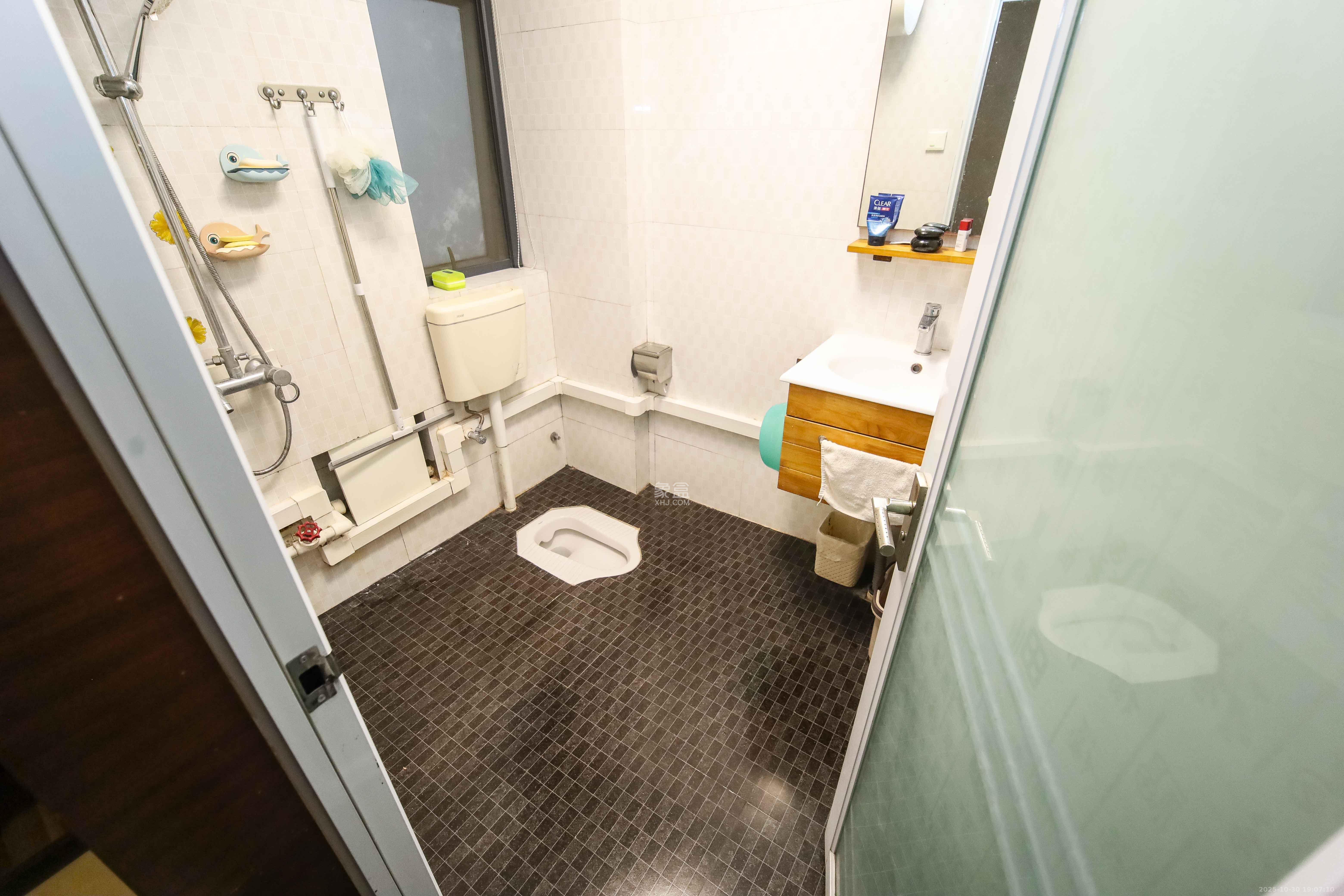 银港水晶城  3室2厅2卫    108.0万卫生间