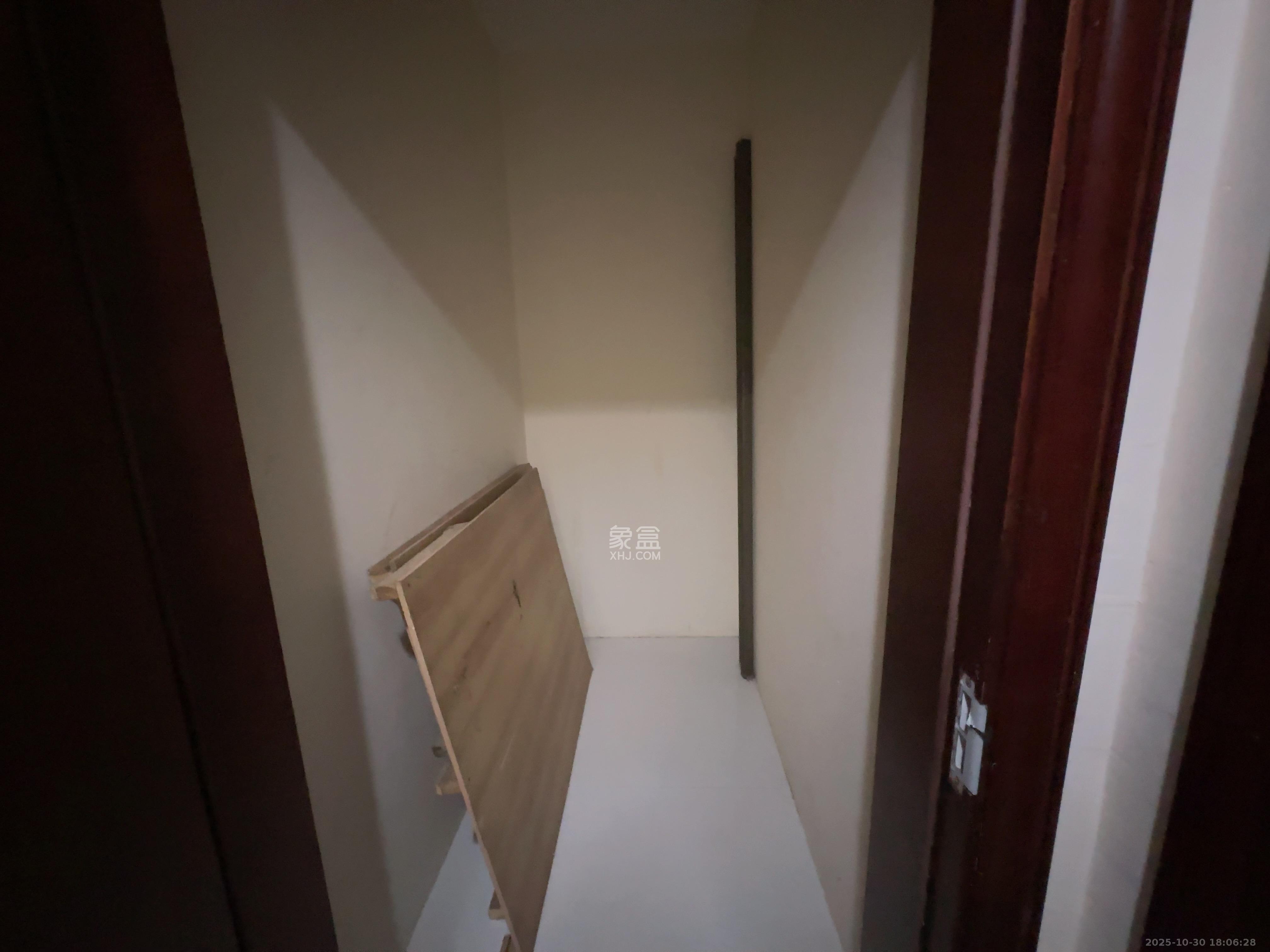 江山帝景雅典  3室2厅2卫    2200.0元/月 江山帝景雅典  3室2厅2卫    2200.0元/月室内图