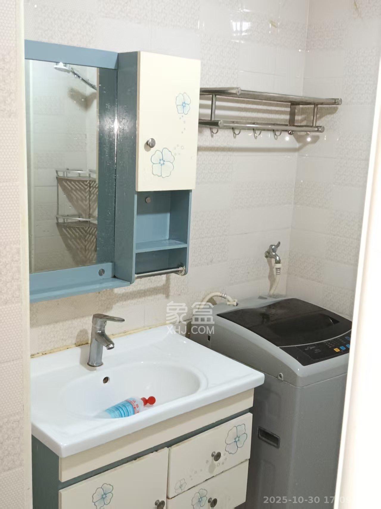 达美D6区  1室1厅1卫    1300.0元/月 达美D6区  1室1厅1卫    1300.0元/月室内图1