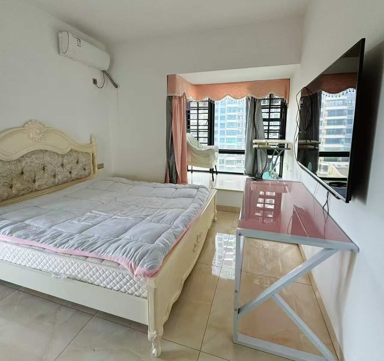 万景峰一期  3室2厅2卫    2000.0元/月室内图