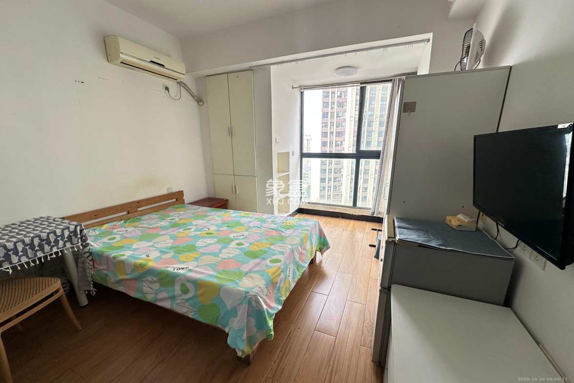 绿地中央广场 1室1厅1卫 1050.0元/月 绿地中央广场 1室1厅1卫 1050.0元/月室内图