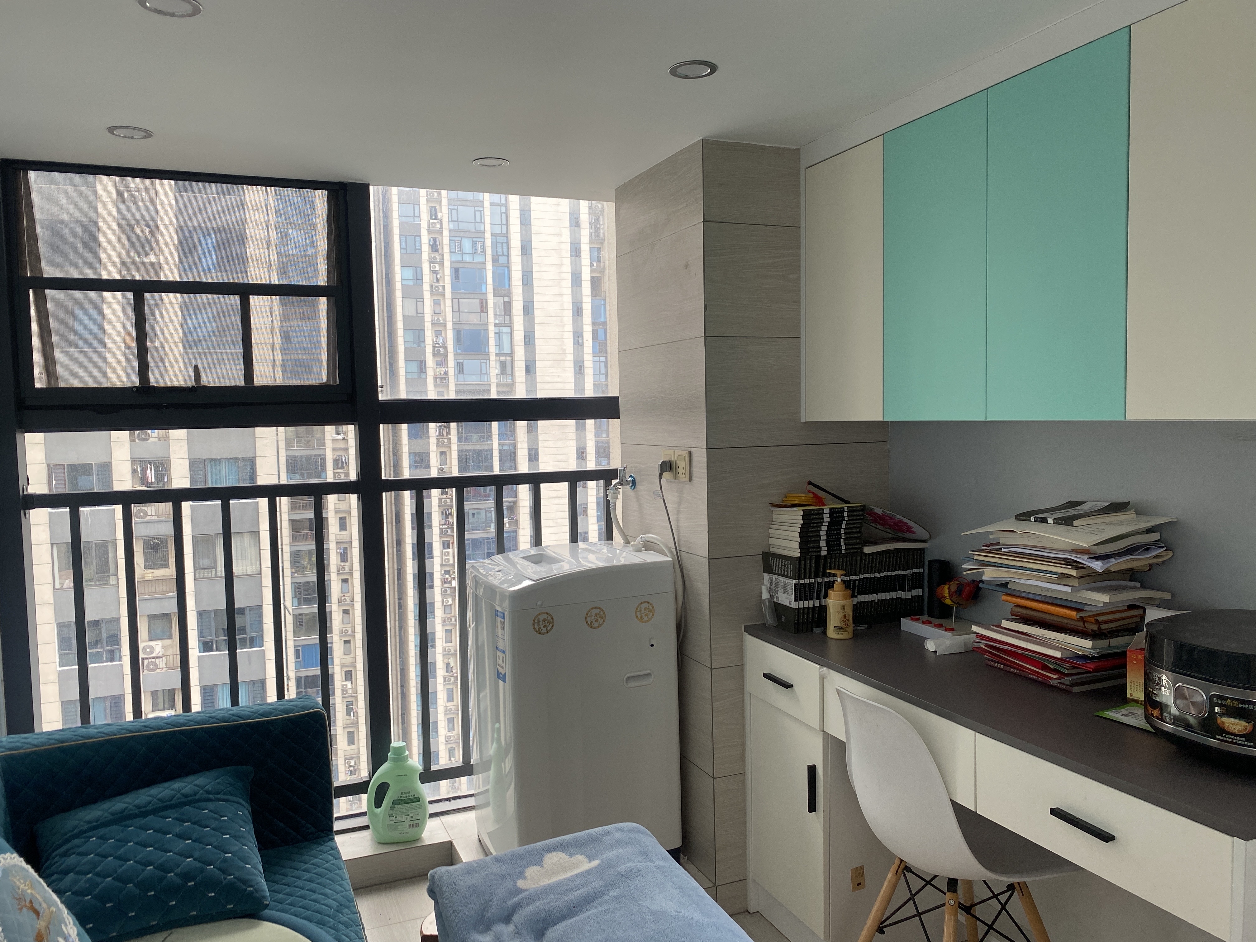 青春里  2室1厅1卫    55.0万 青春里  2室1厅1卫    55.0万客厅