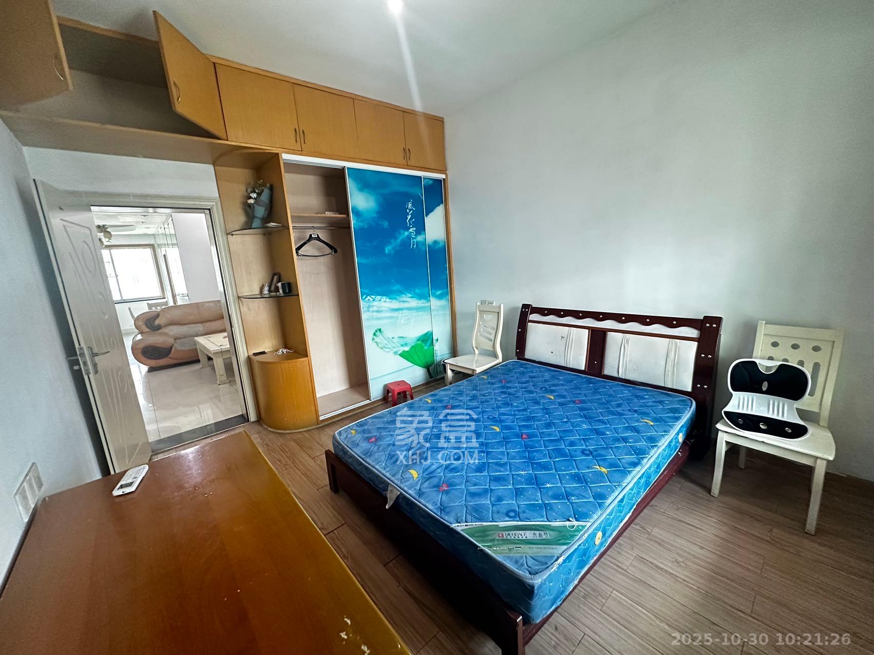 中南汽车世界 3室2厅1卫 1300.0元/月 中南汽车世界 3室2厅1卫 1300.0元/月室内图