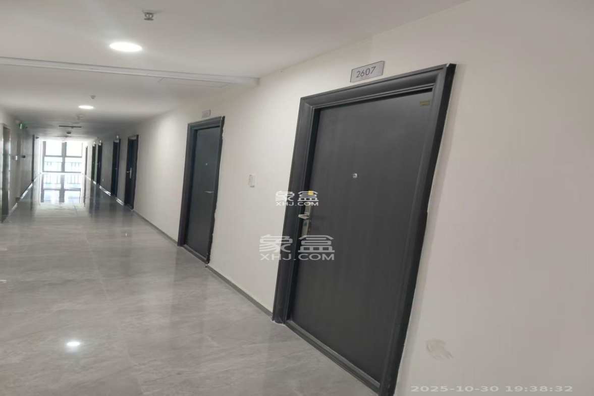 绿地商务广场 1室0厅0卫 1100.0元/月 绿地商务广场 1室0厅0卫 1100.0元/月室内图