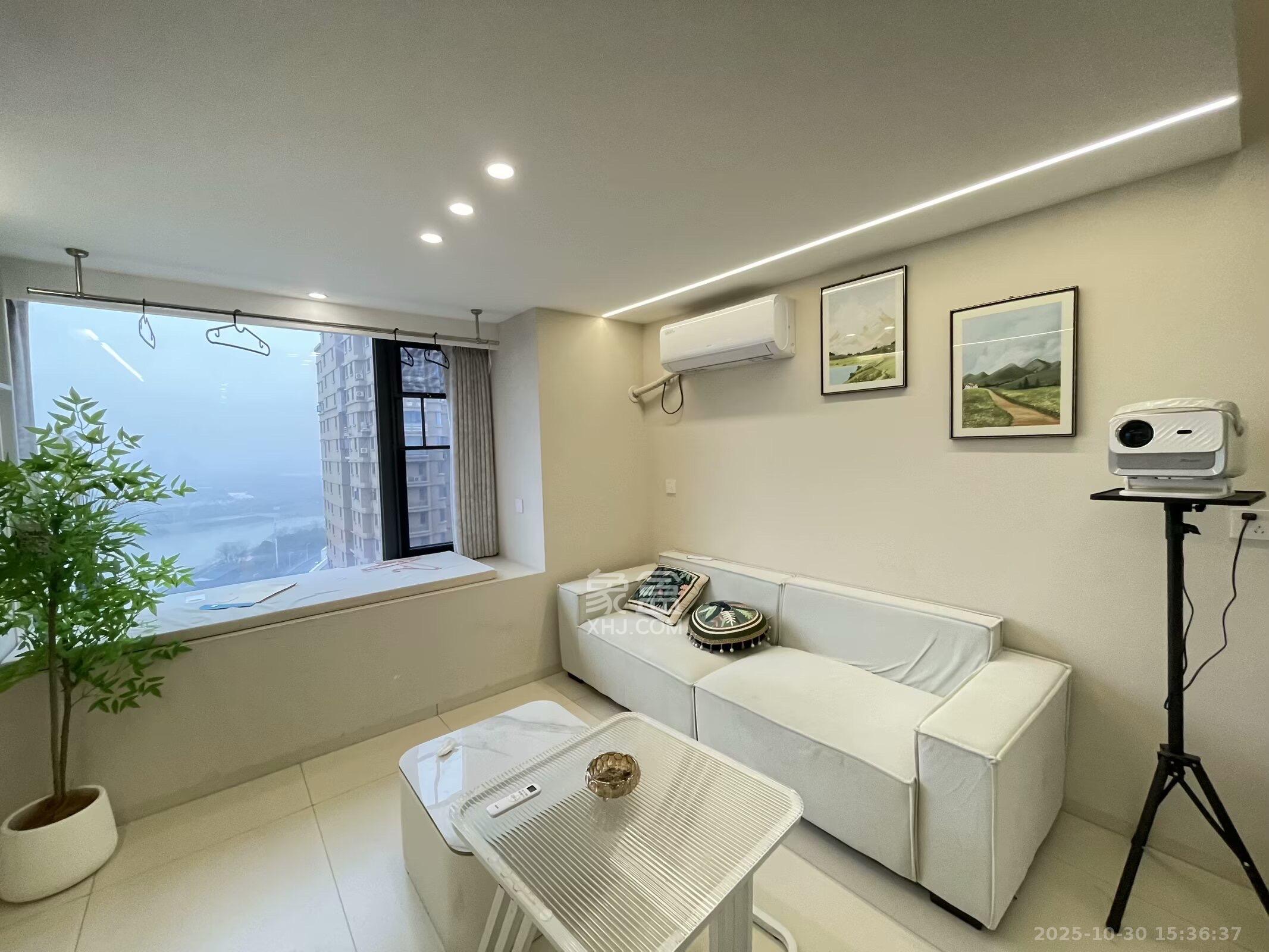 保利中环广场(保利中悦苑) 2室1厅1卫 2600.0元/月 保利中环广场(保利中悦苑) 2室1厅1卫 2600.0元/月室内图