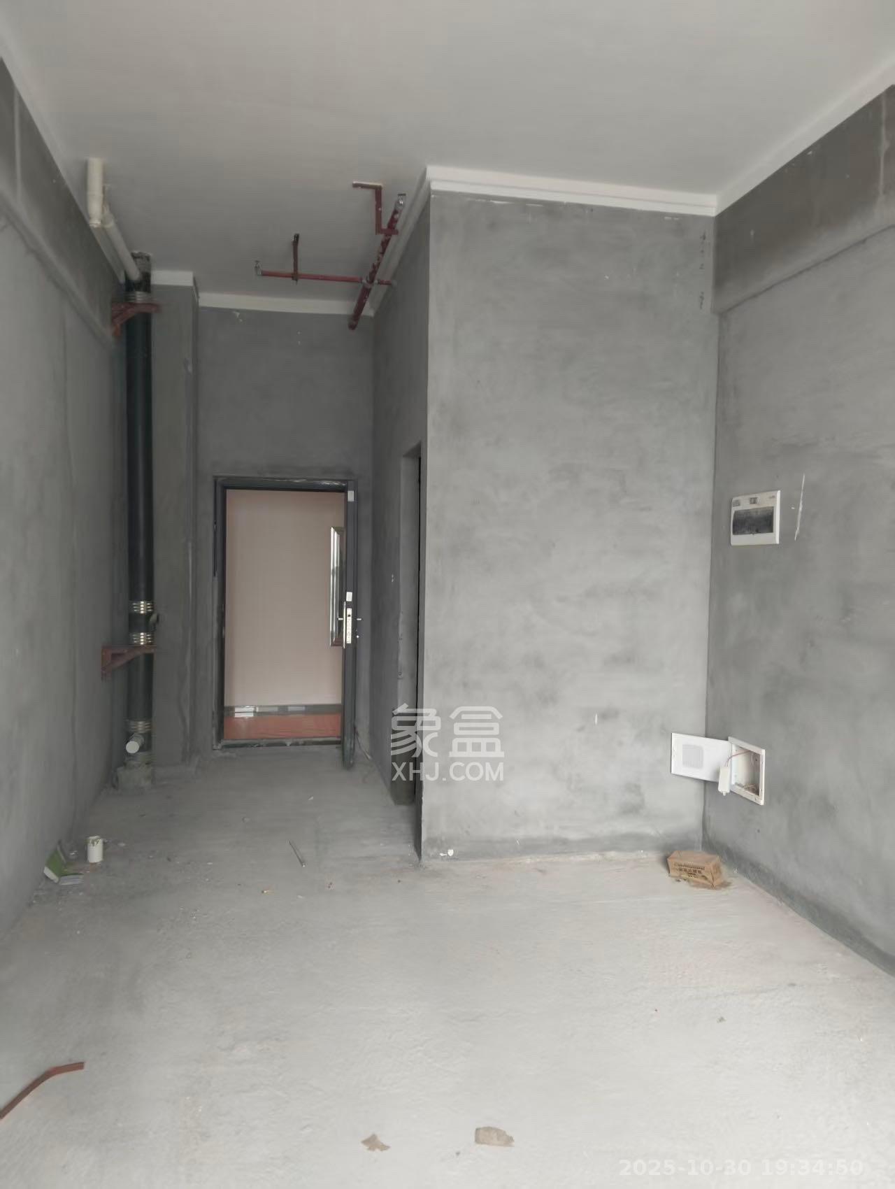 绿地商务广场  1室0厅0卫    1100.0元/月室内图