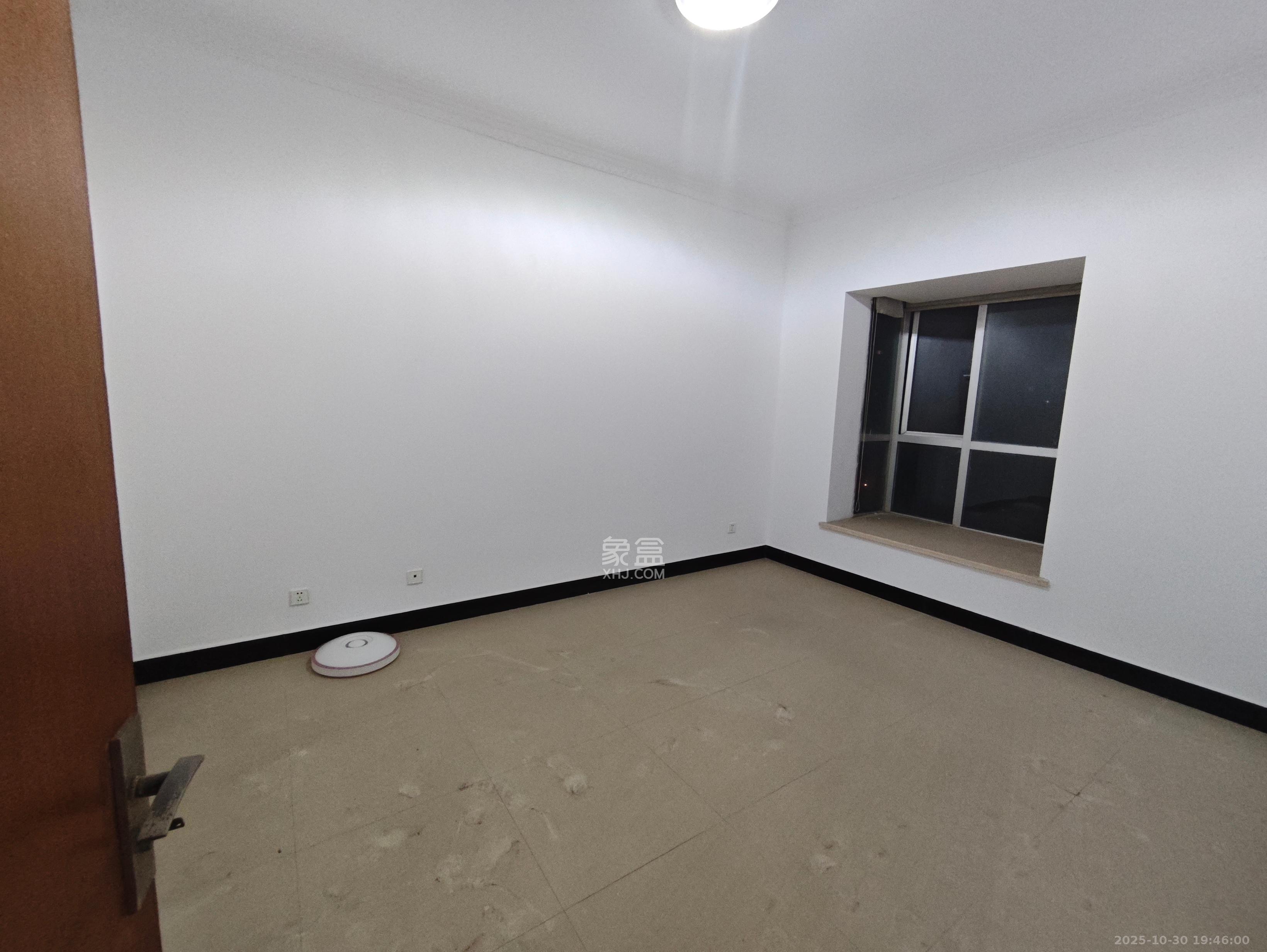 左岸右岸  2室1厅1卫    2200.0元/月 左岸右岸  2室1厅1卫    2200.0元/月室内图