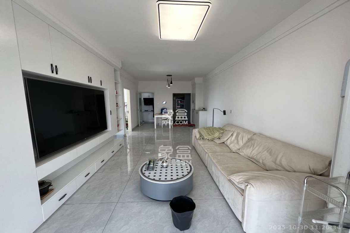 荣悦台 2室1厅1卫 3600.0元/月 荣悦台 2室1厅1卫 3600.0元/月室内图