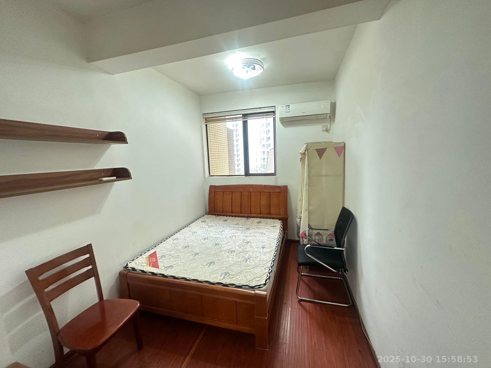 高信向日葵  3室2厅1卫    2500.0元/月室内图